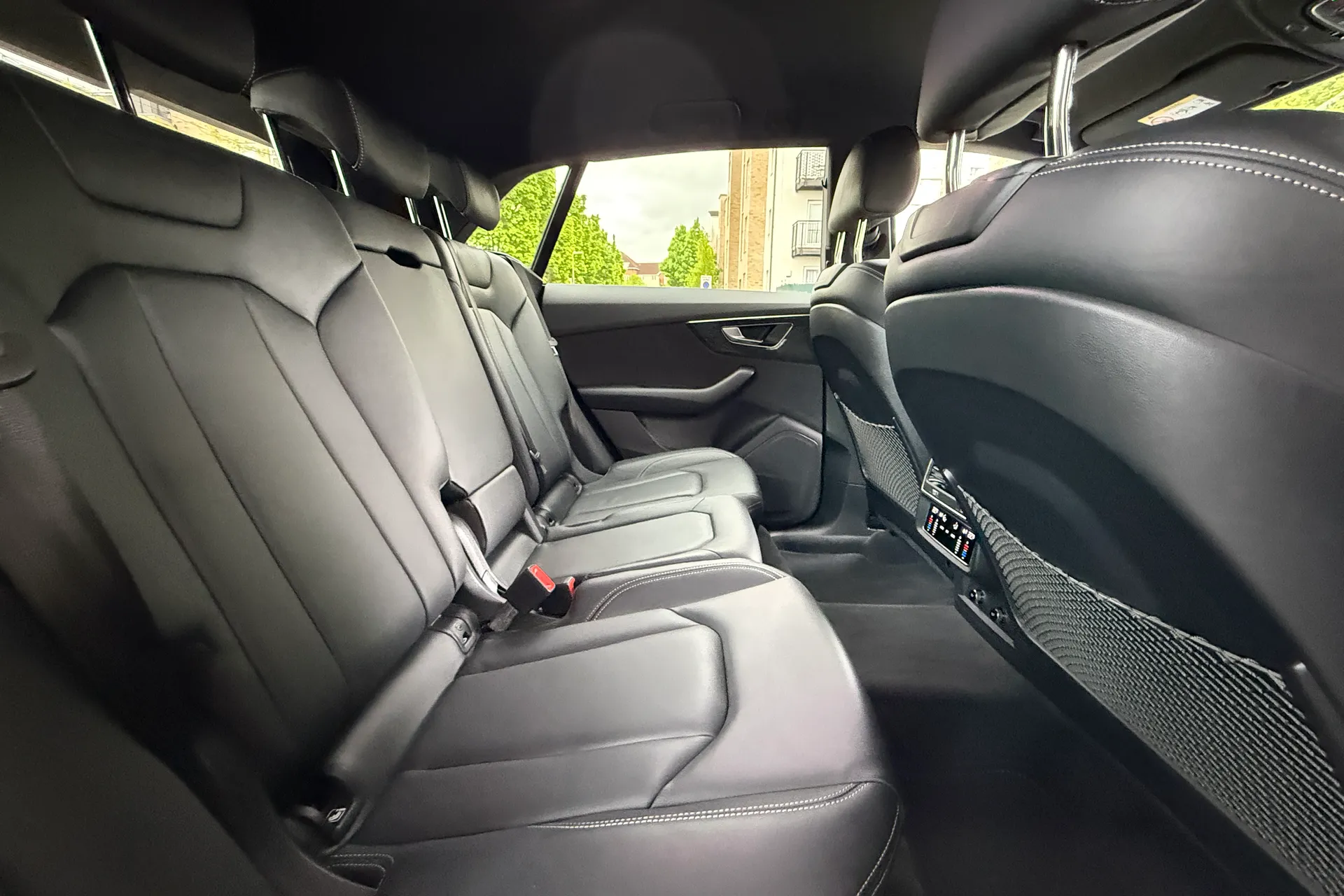 Audi Q8 thumbnail image number 39