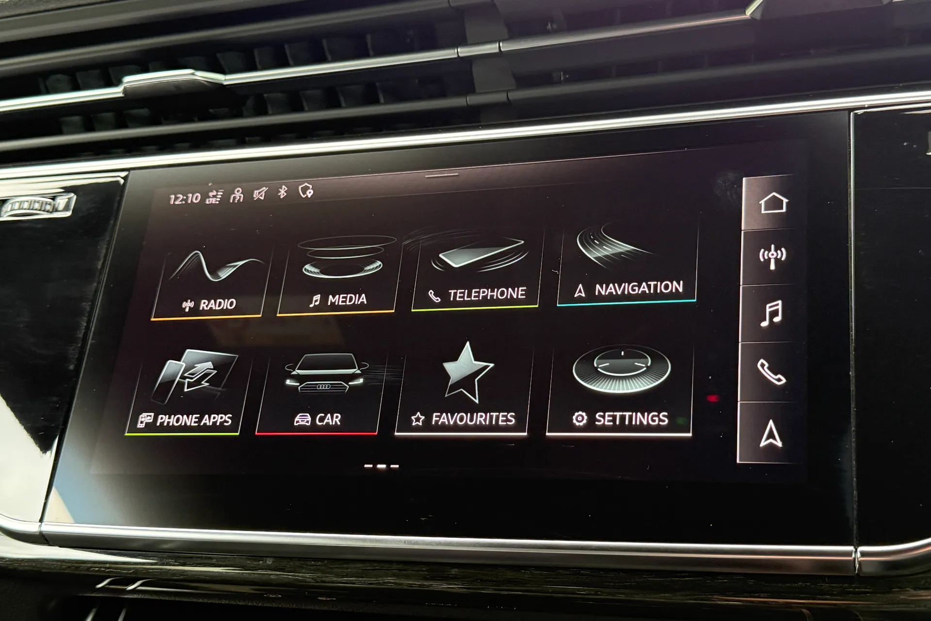 Audi Q8 thumbnail image number 21