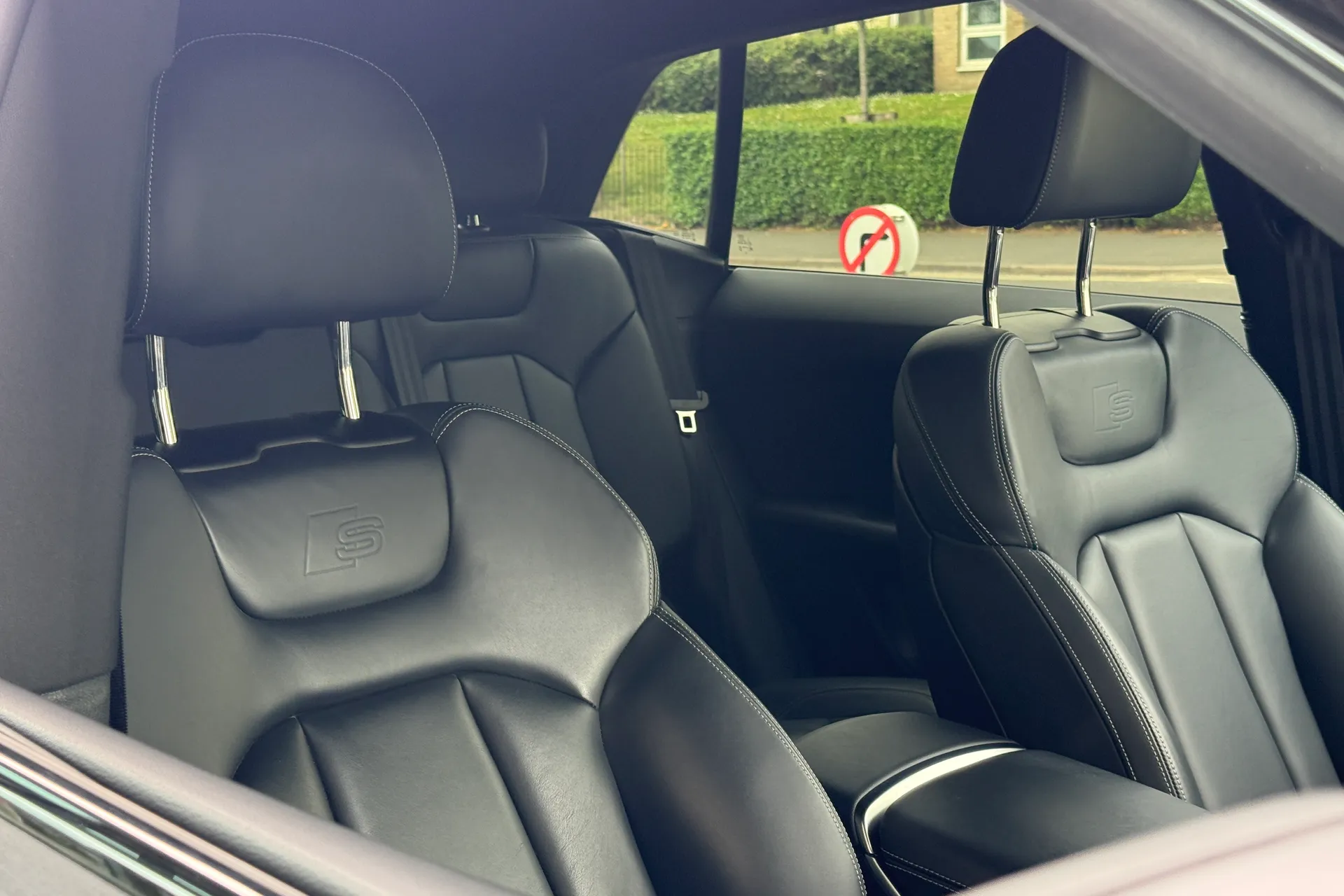 Audi Q8 thumbnail image number 36