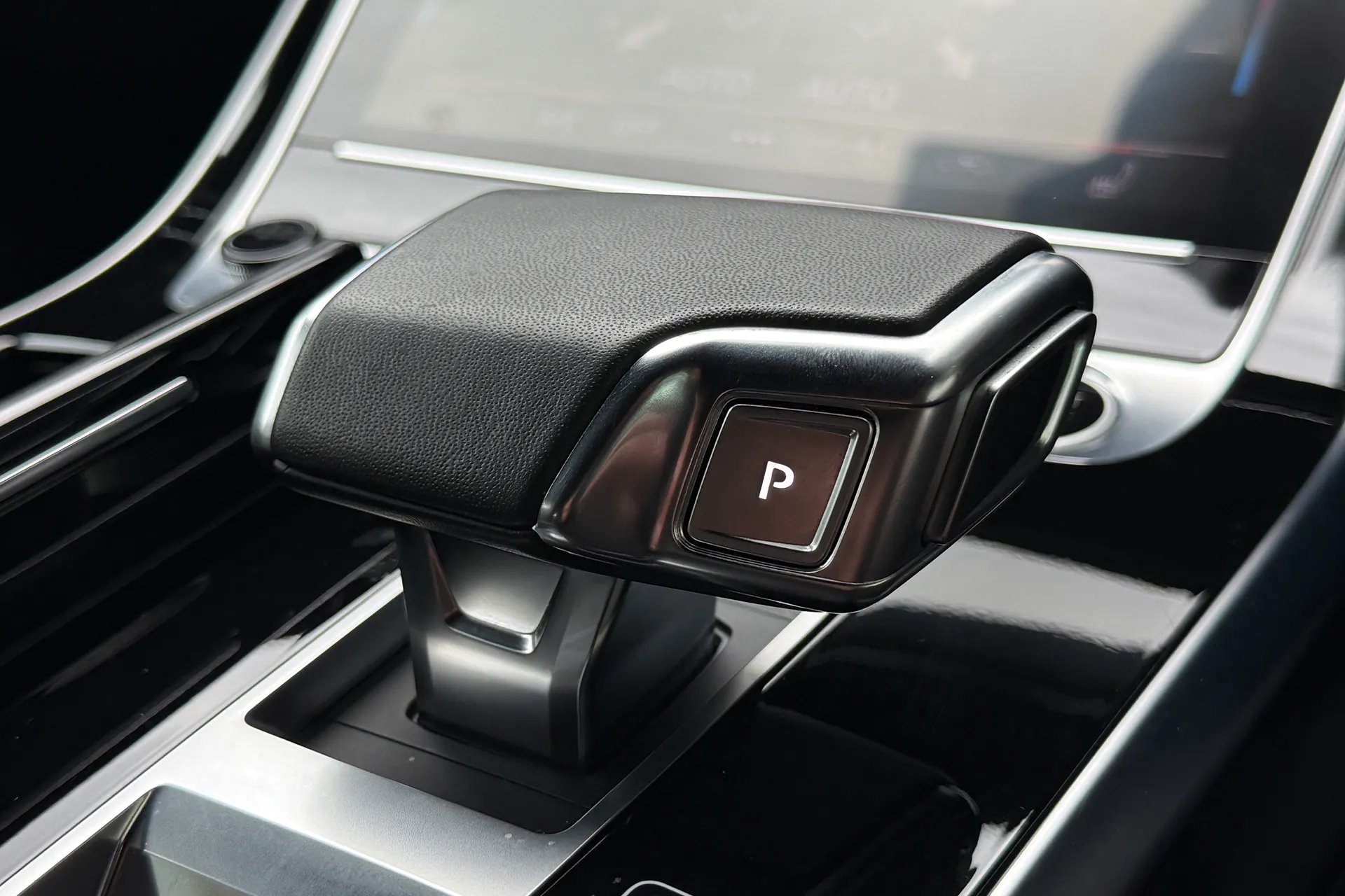 Audi Q8 thumbnail image number 26