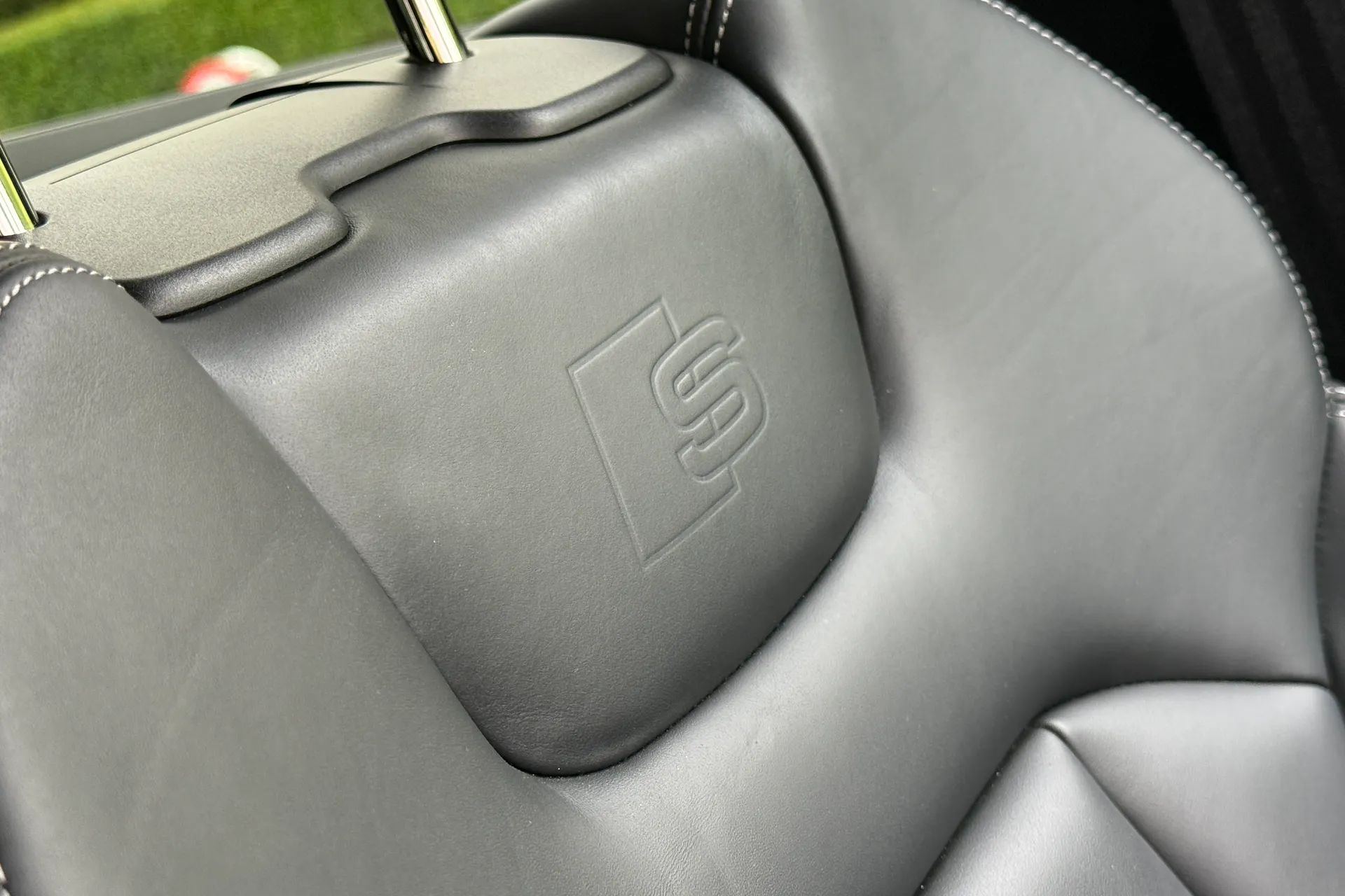 Audi Q8 thumbnail image number 32