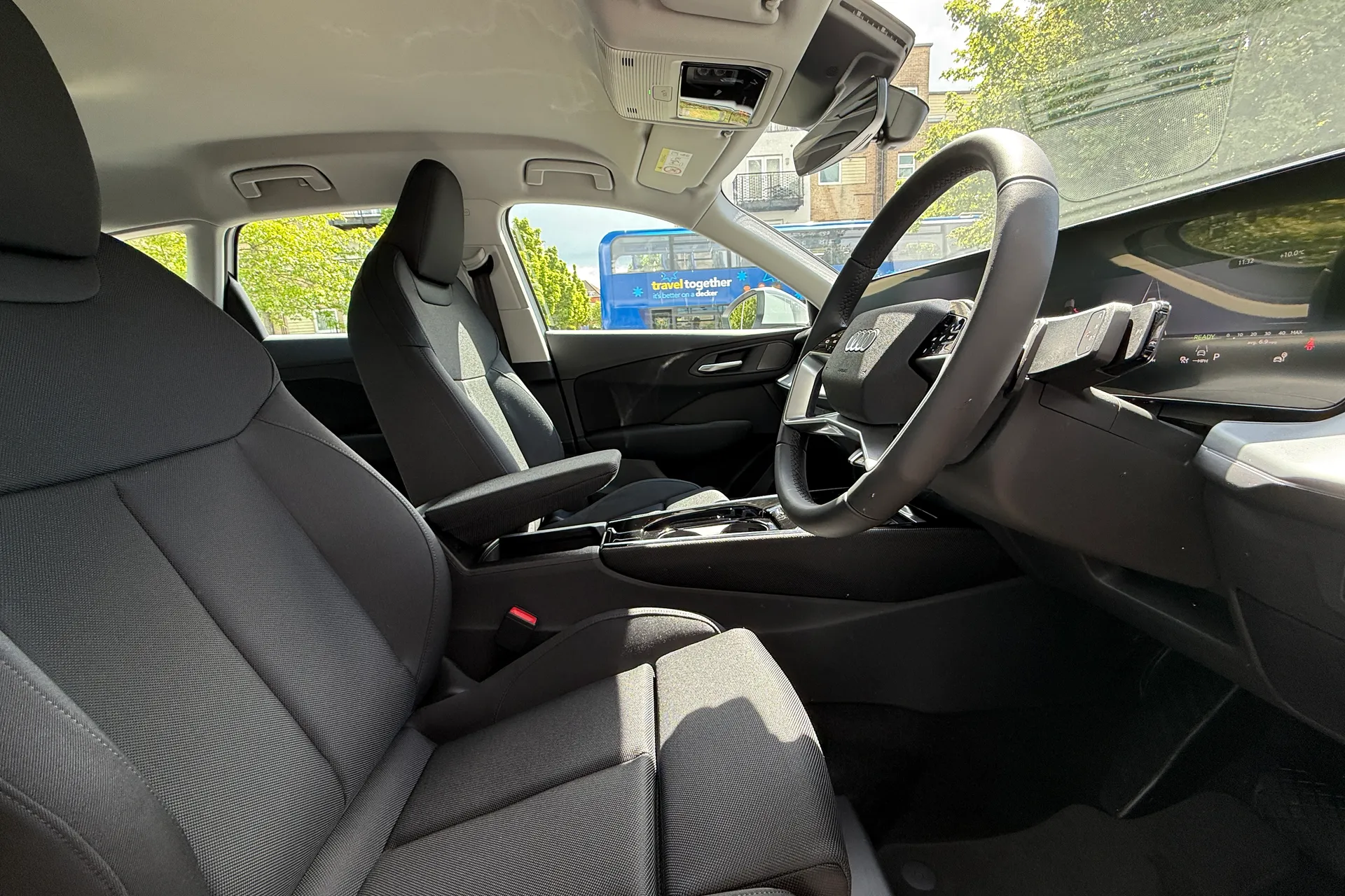 Audi Q3 thumbnail image number 25