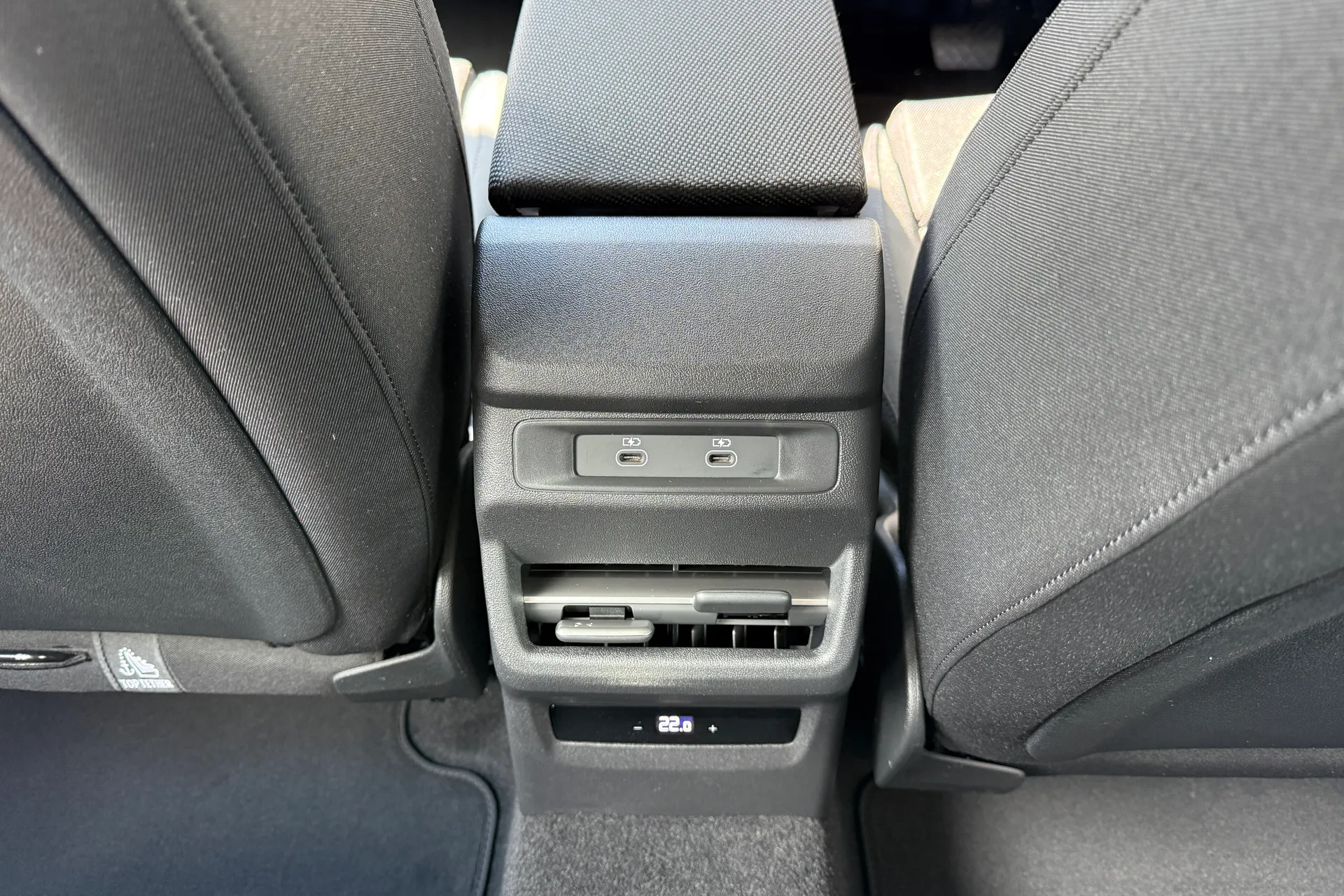 Audi Q3 thumbnail image number 37