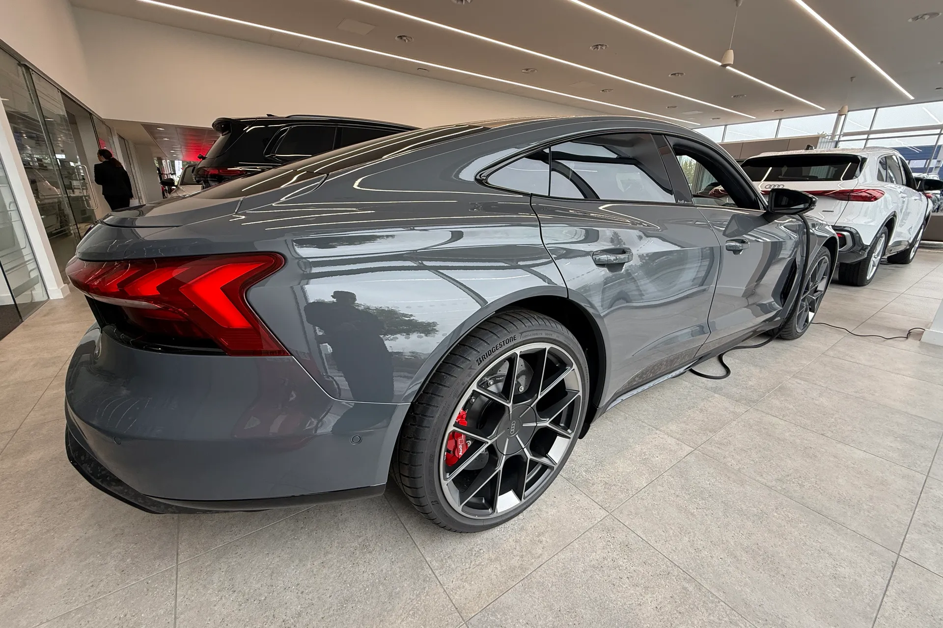 Audi RS e-tron GT thumbnail image number 10