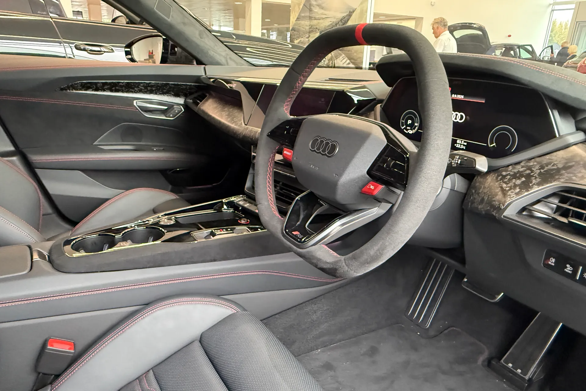Audi RS e-tron GT thumbnail image number 28