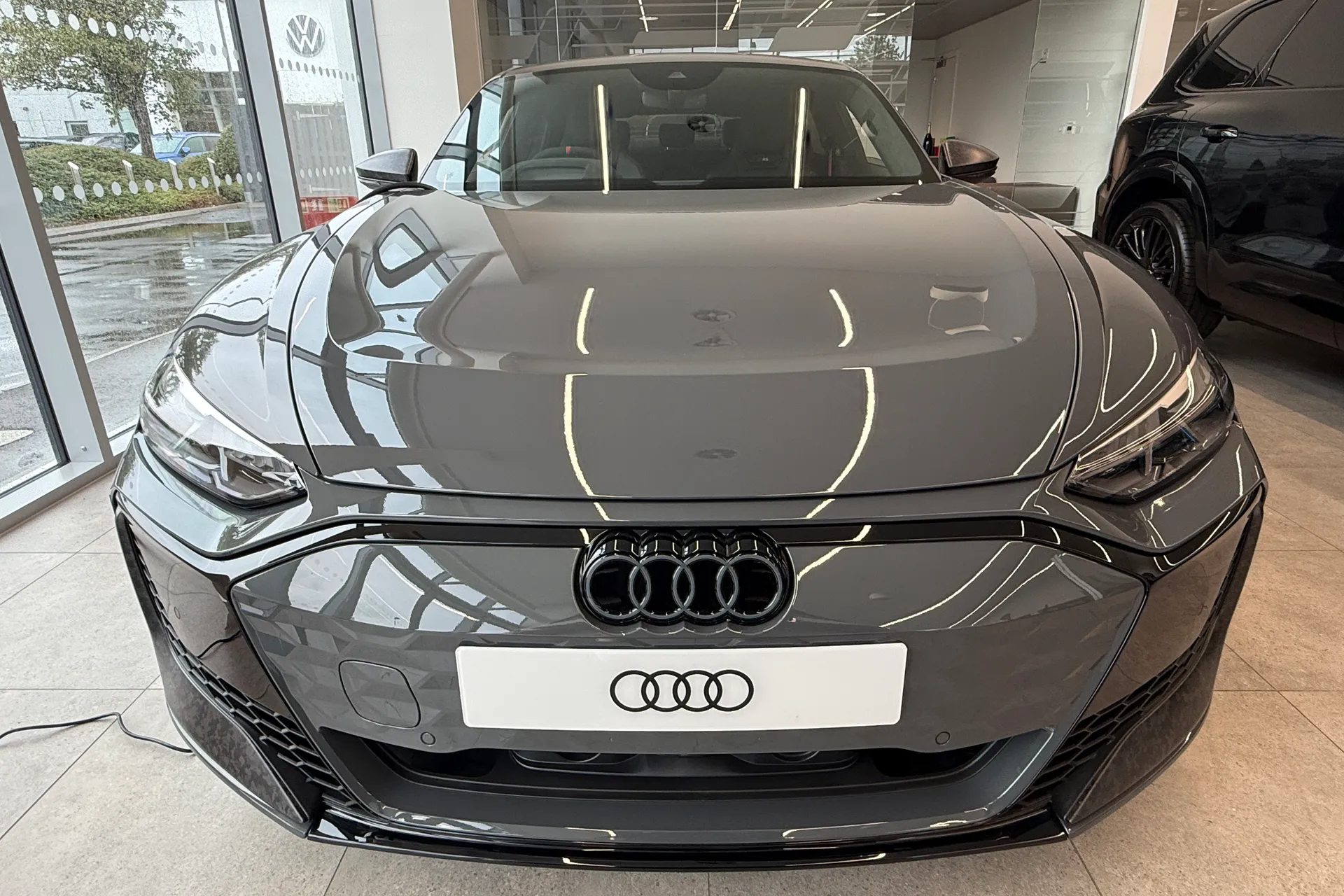 Audi RS e-tron GT thumbnail image number 2