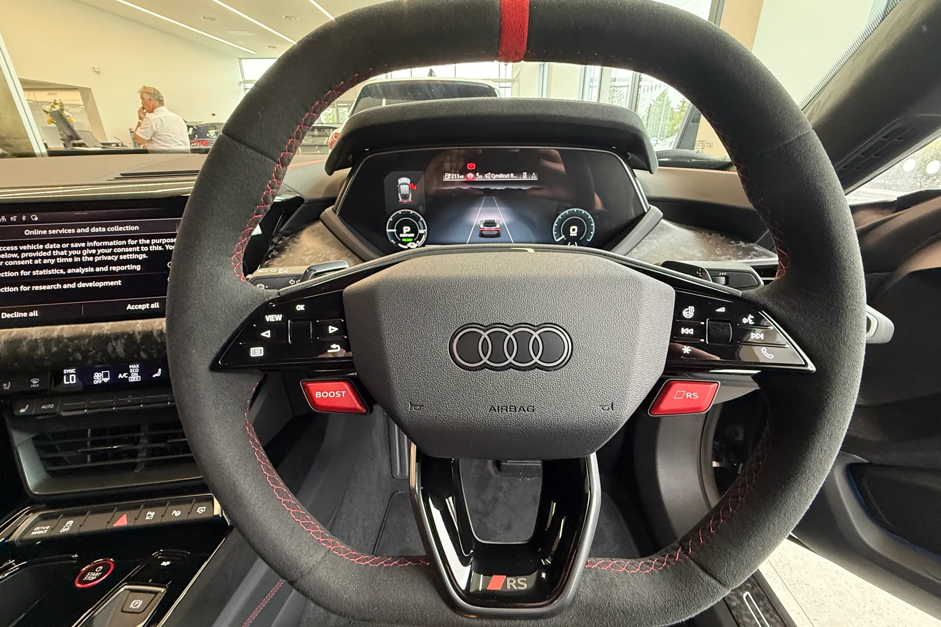 Audi RS e-tron GT thumbnail image number 16
