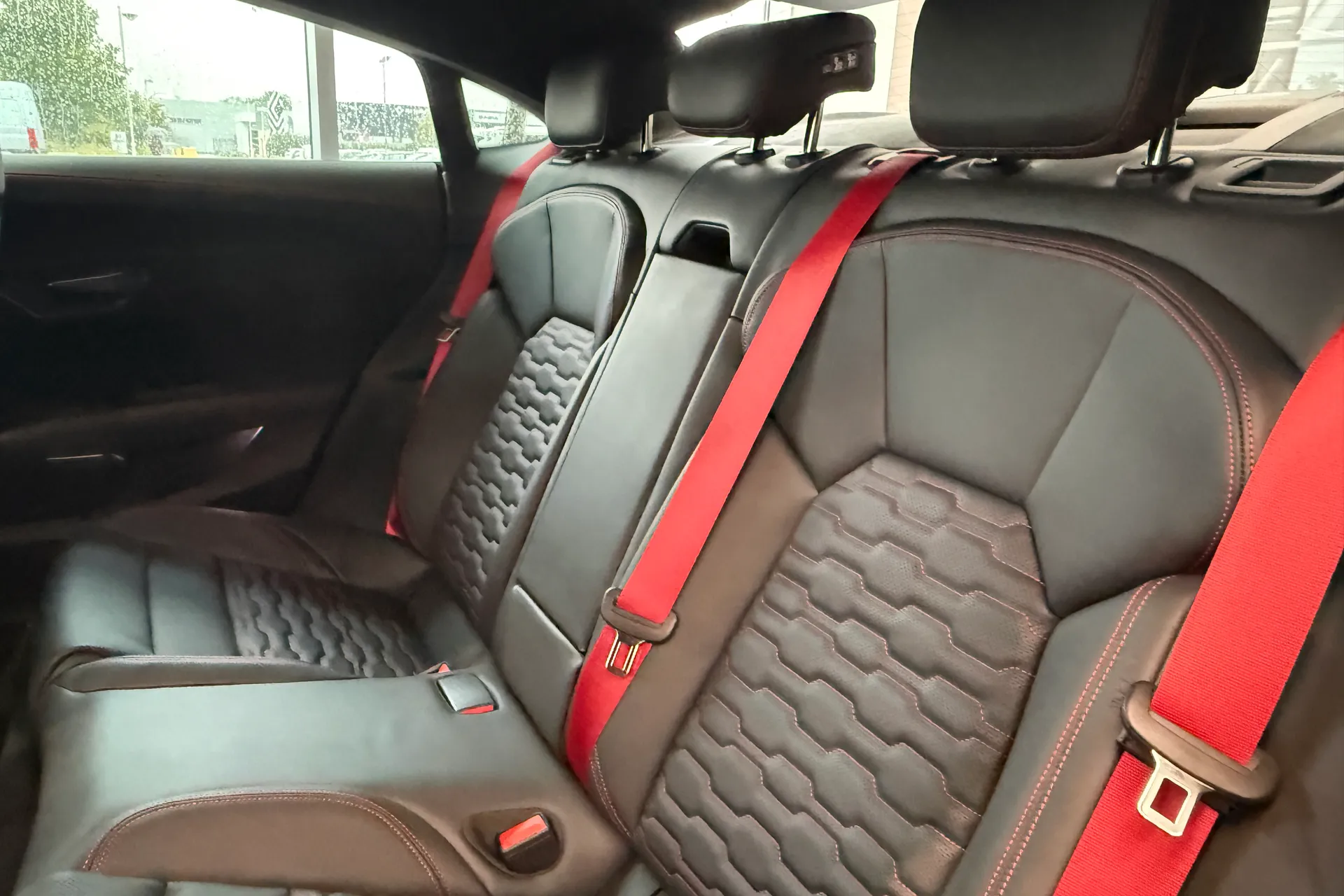 Audi RS e-tron GT thumbnail image number 25