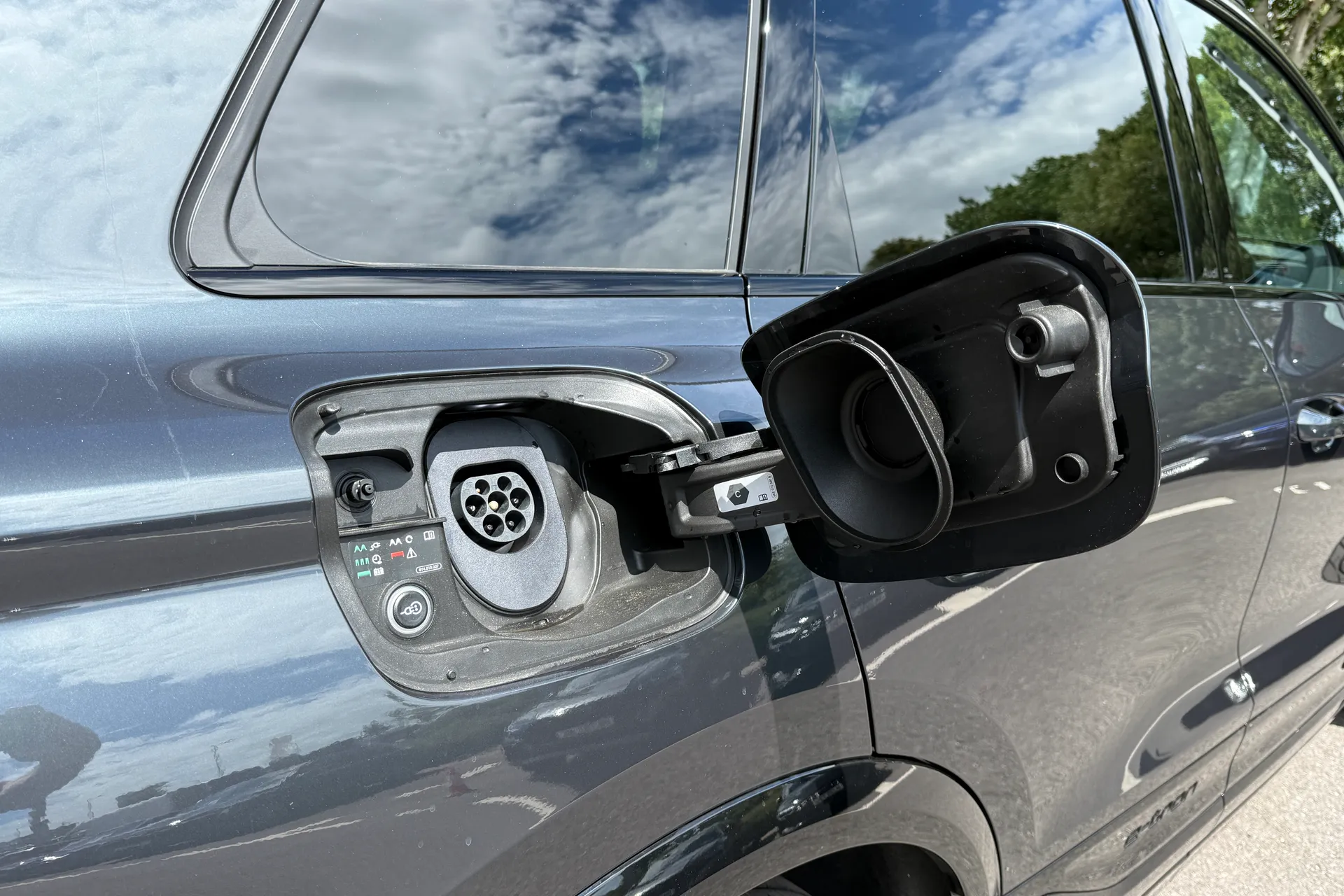 Audi Q6 thumbnail image number 22