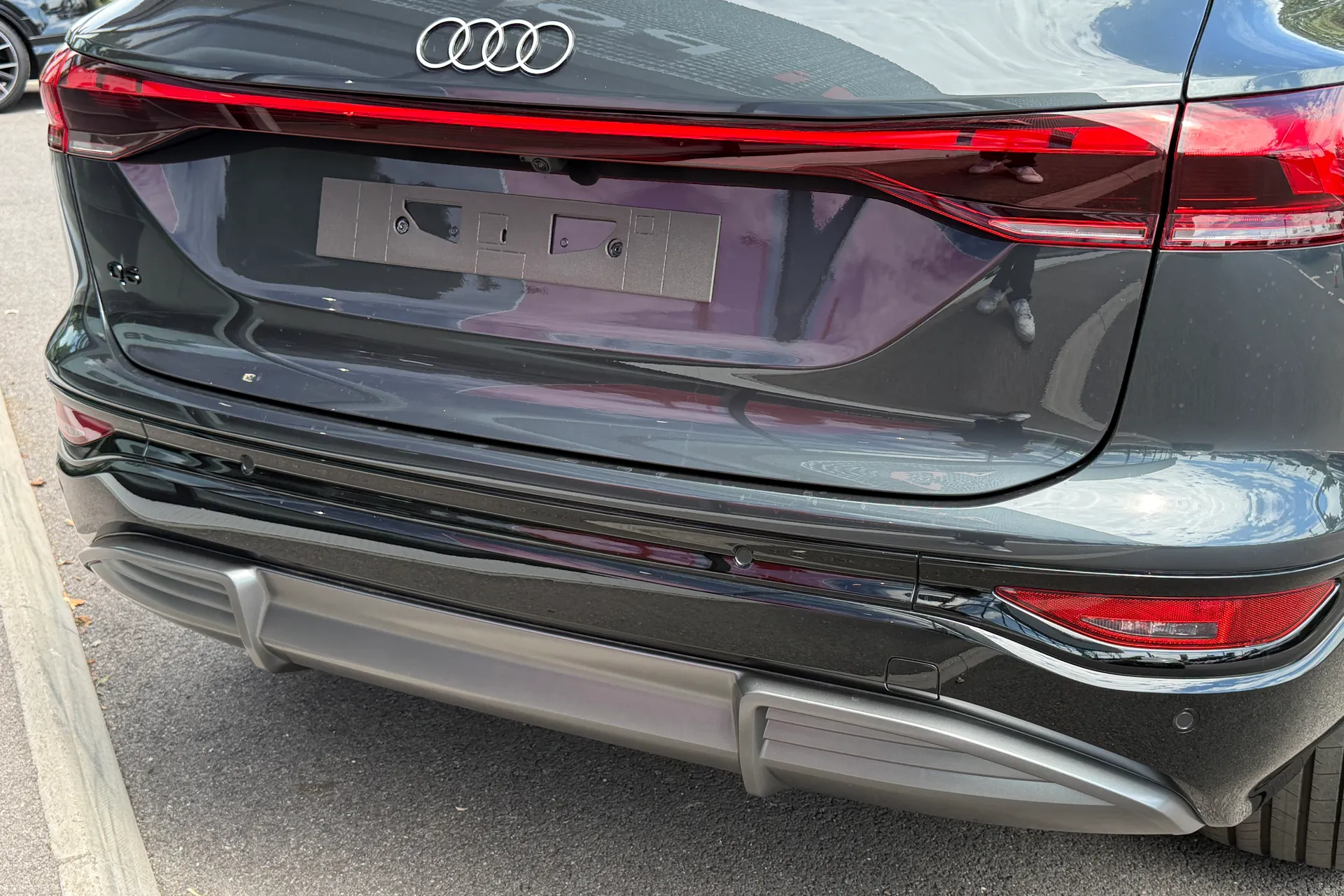 Audi Q6 thumbnail image number 26