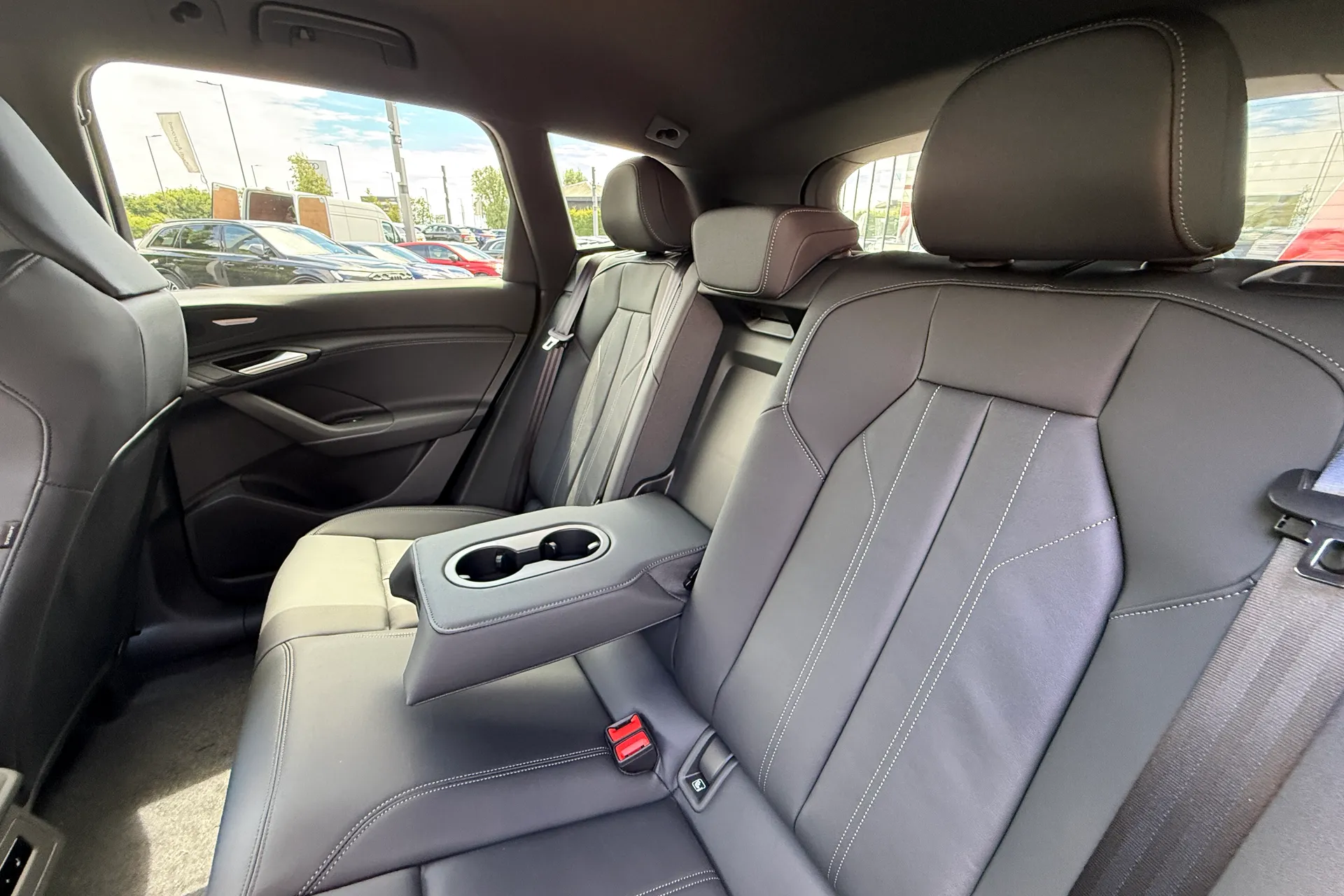 Audi Q6 thumbnail image number 41