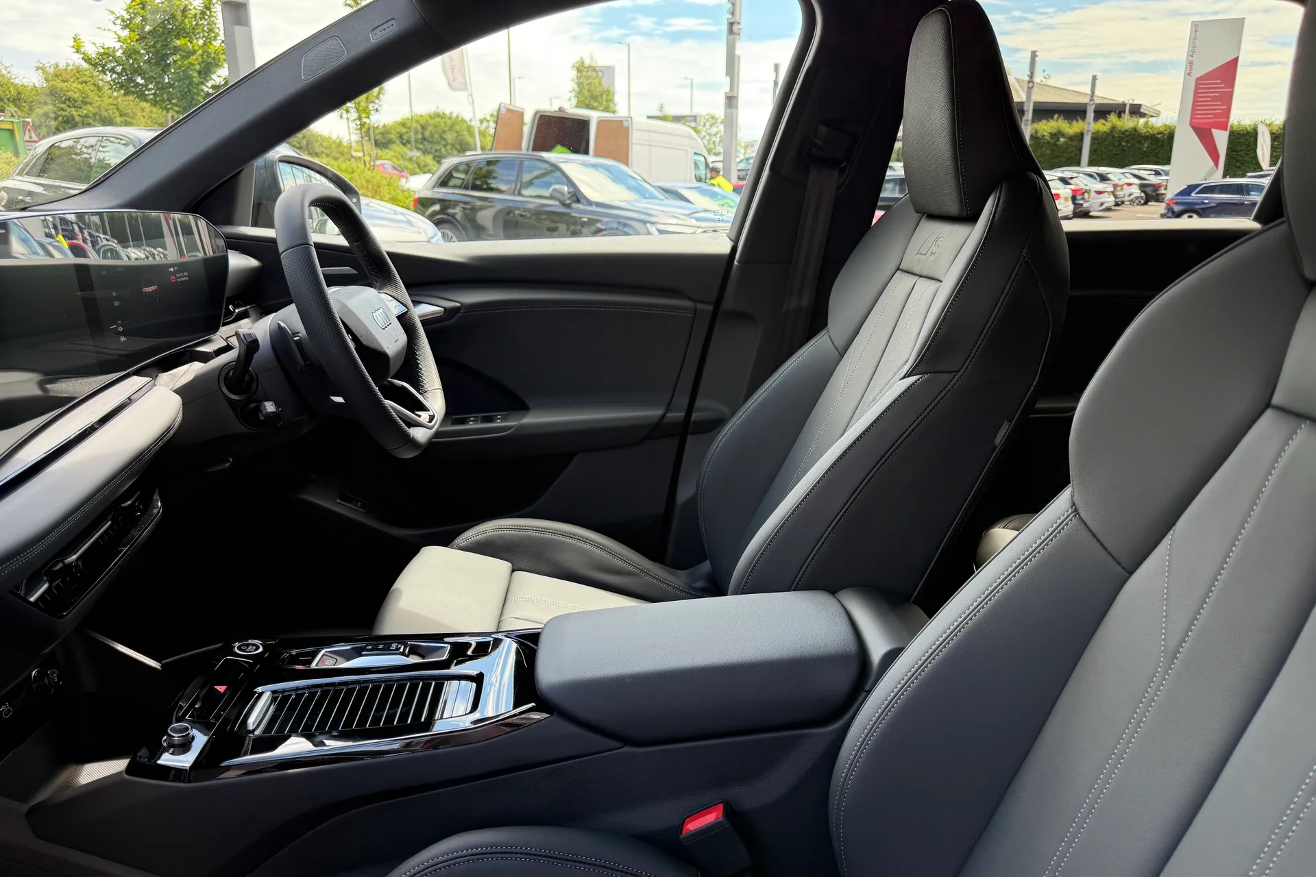 Audi Q6 thumbnail image number 39