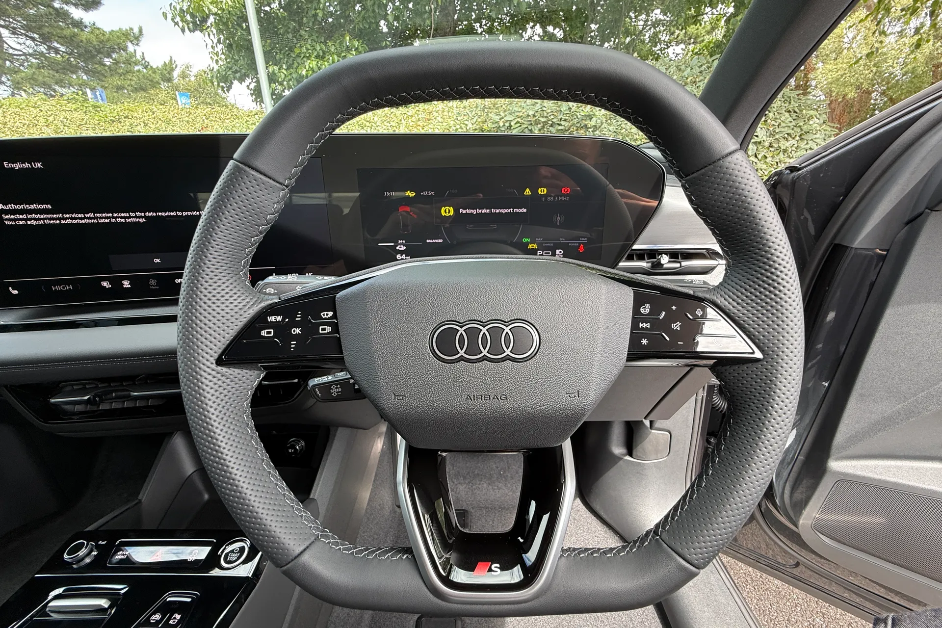 Audi Q6 thumbnail image number 21