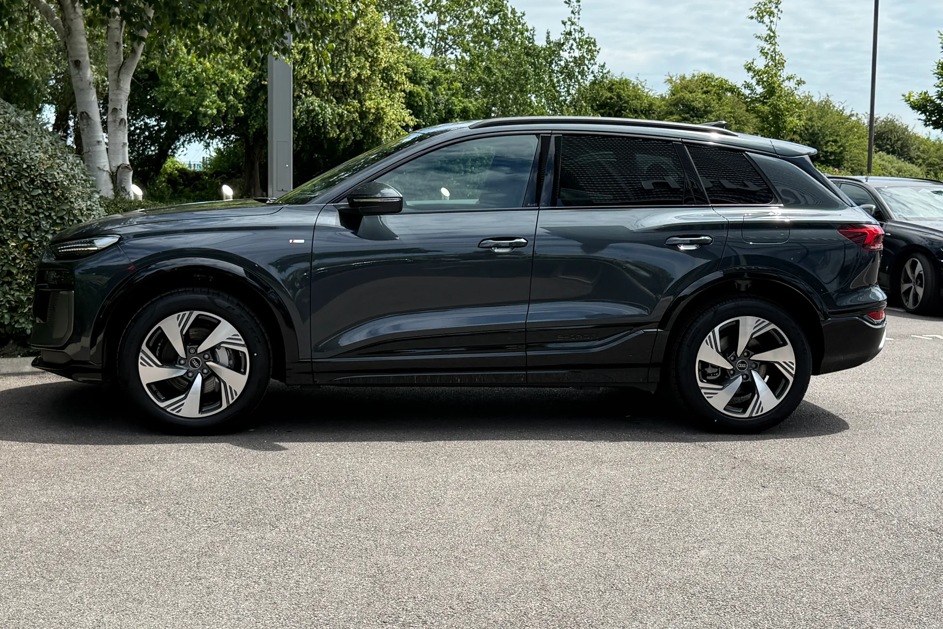 Audi Q6 thumbnail image number 35