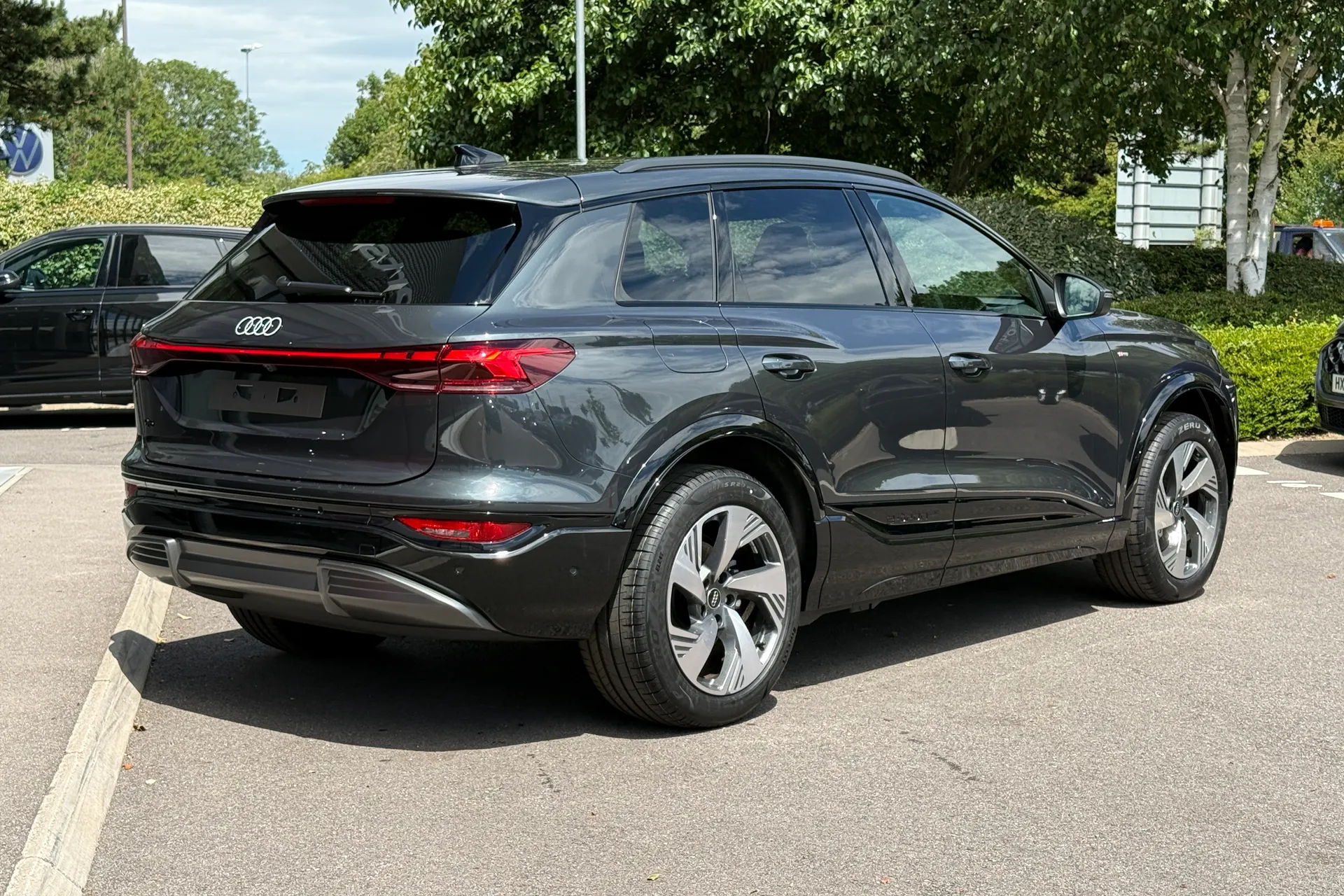 Audi Q6 thumbnail image number 24