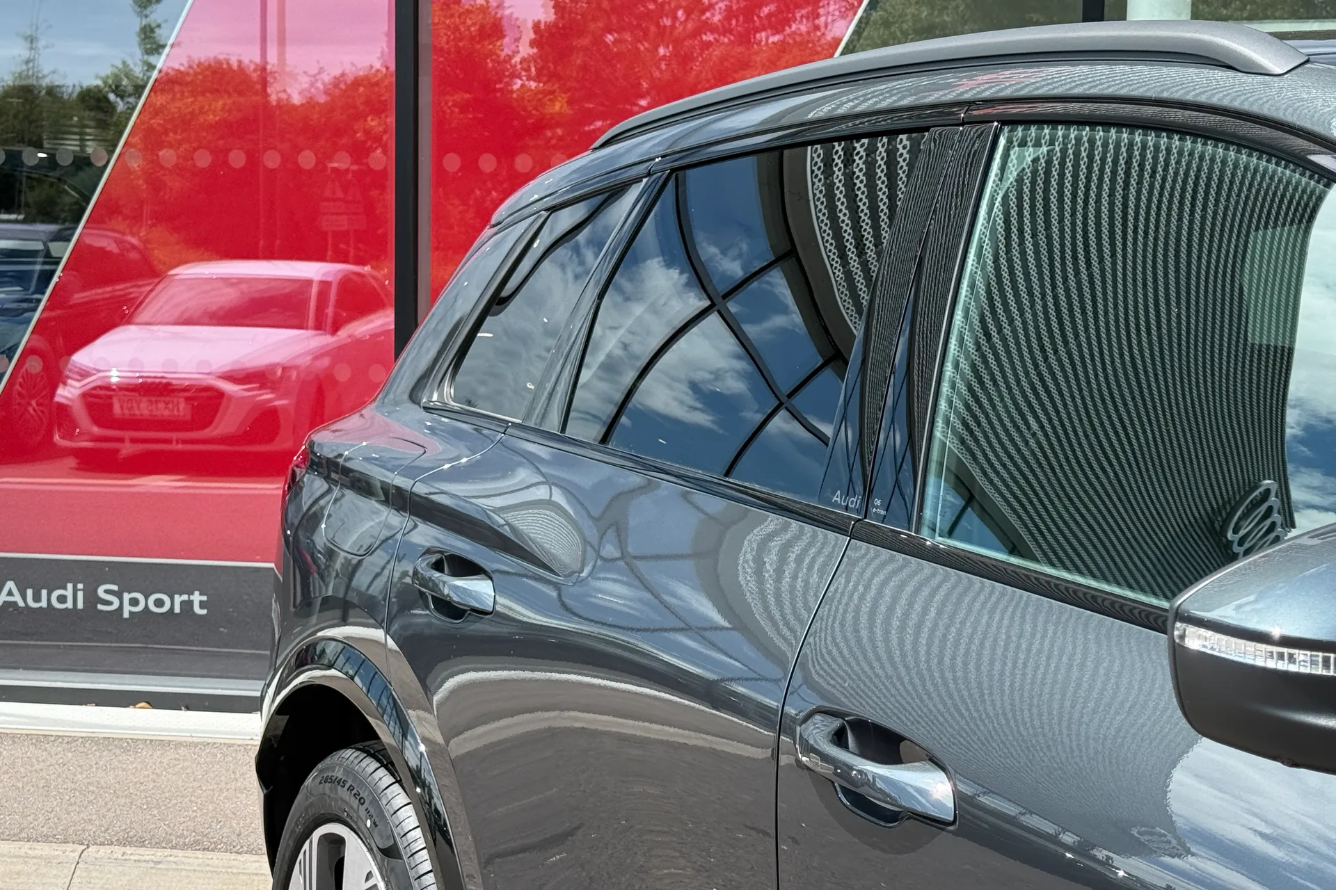 Audi Q6 thumbnail image number 11