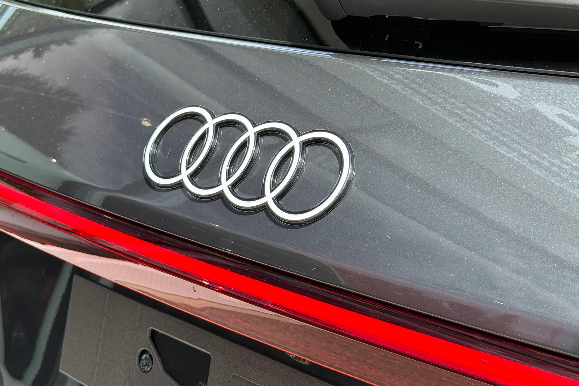 Audi Q6 thumbnail image number 17