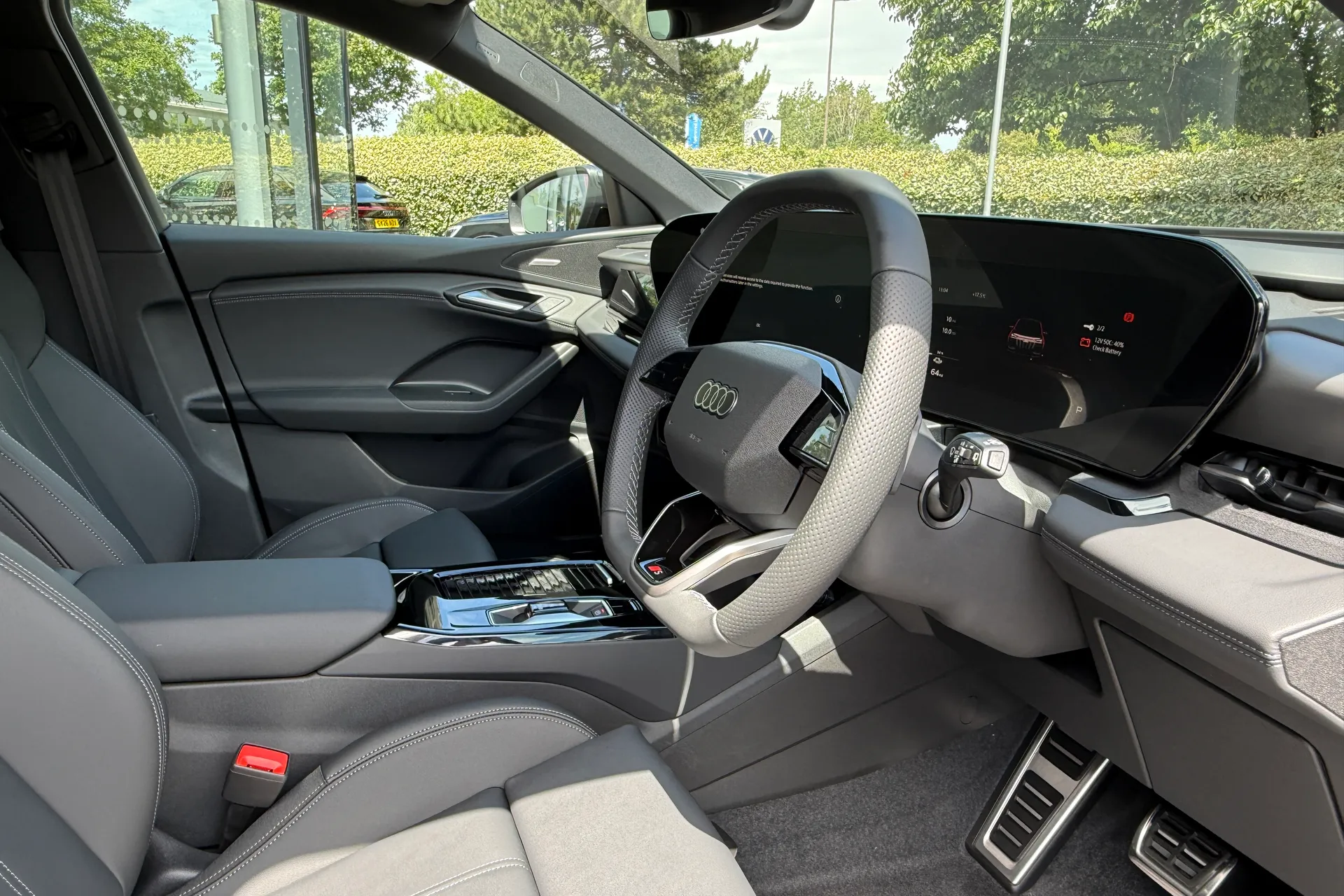 Audi Q6 thumbnail image number 25