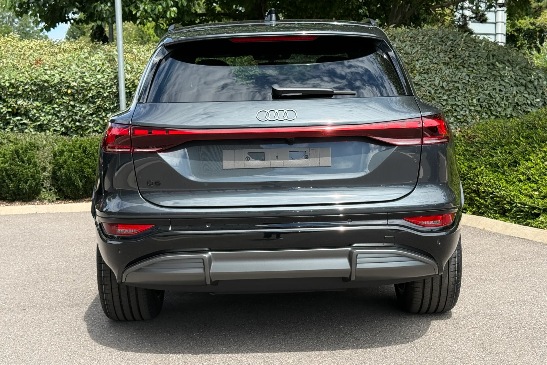 Audi Q6 thumbnail image number 14