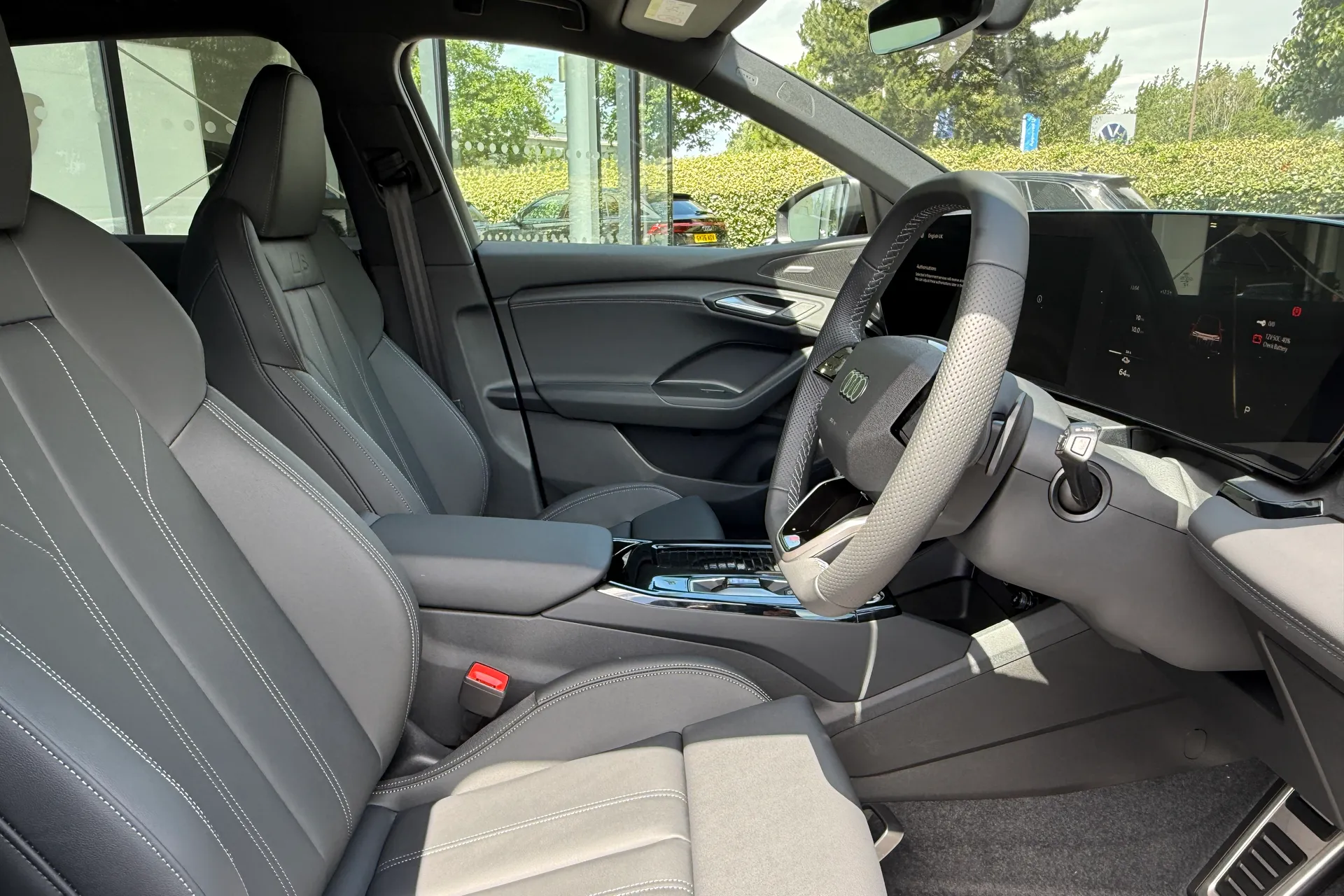 Audi Q6 thumbnail image number 28