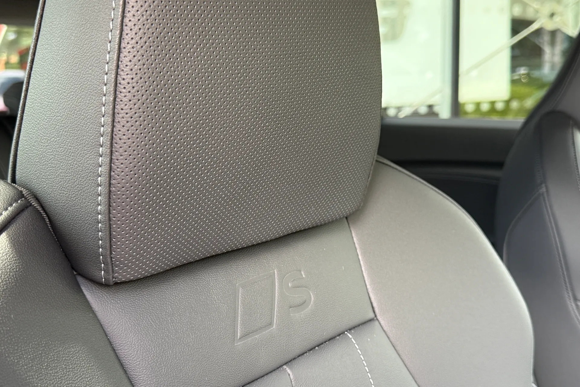 Audi Q6 thumbnail image number 38