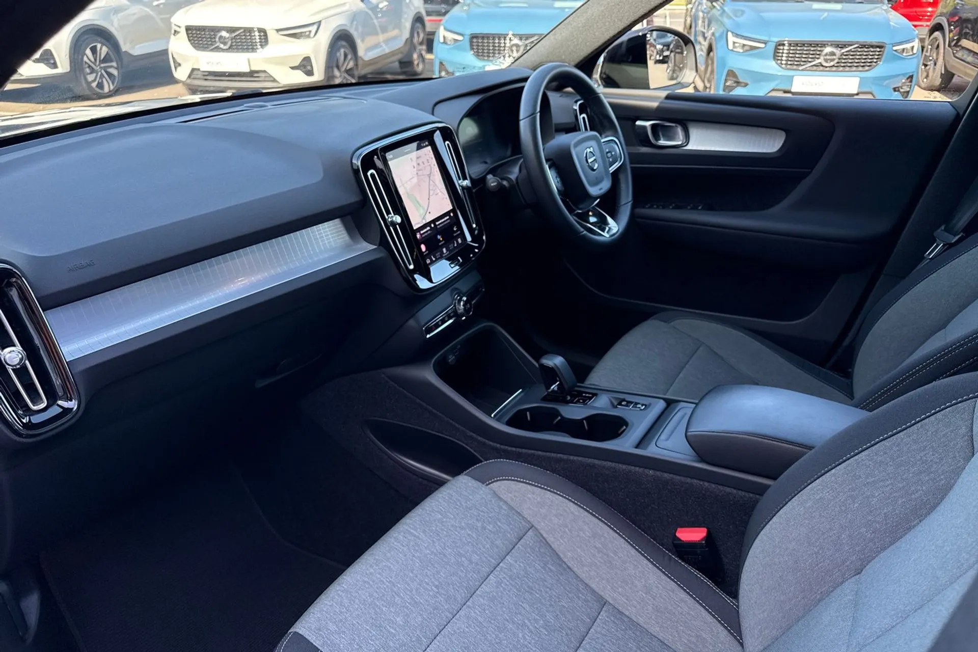 Volvo XC40 thumbnail image number 27