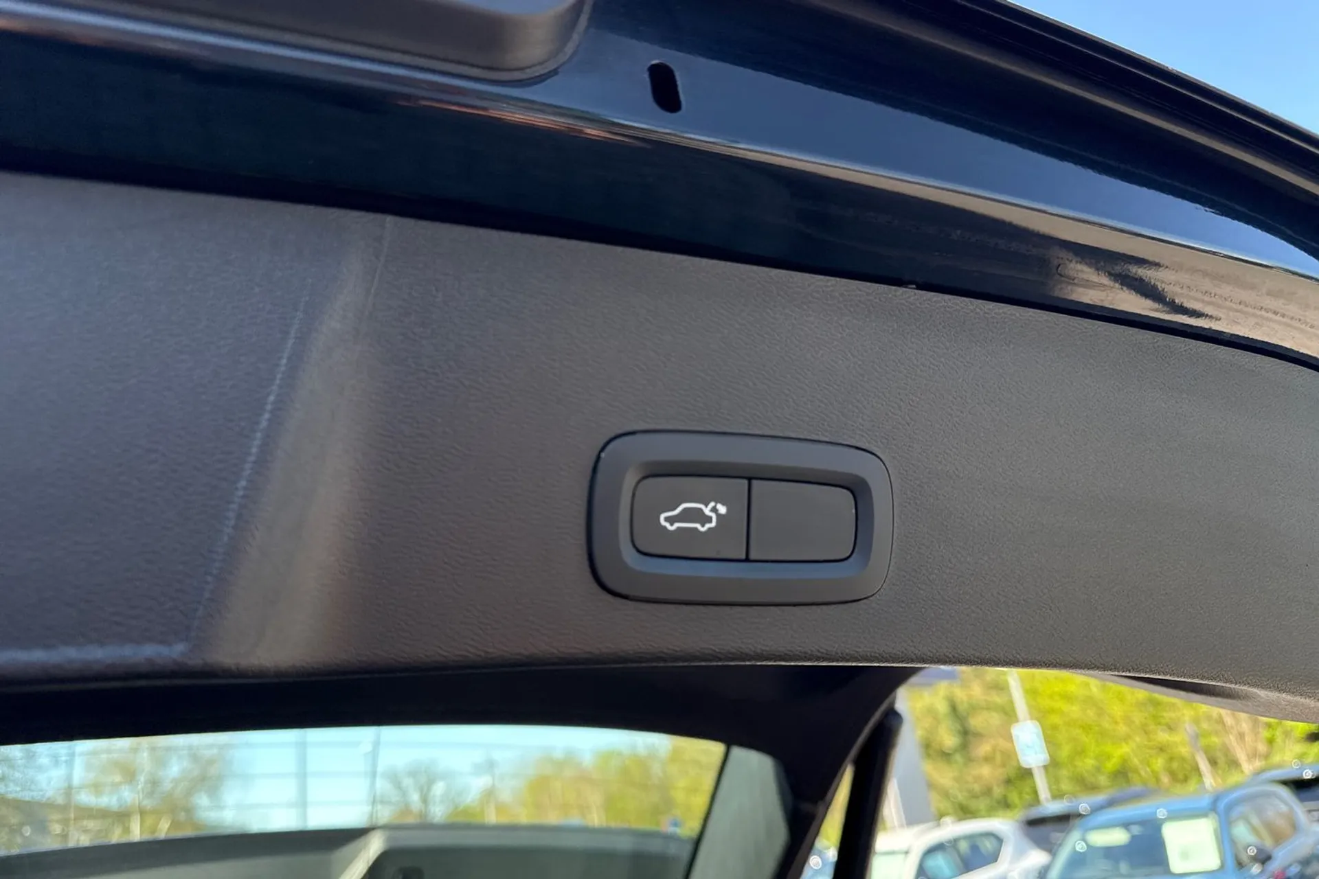 Volvo XC40 thumbnail image number 21