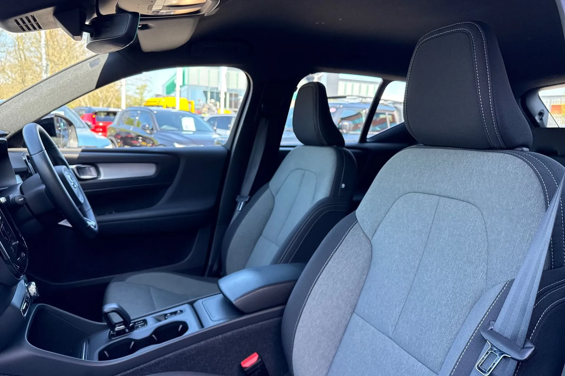 Volvo XC40 thumbnail image number 28