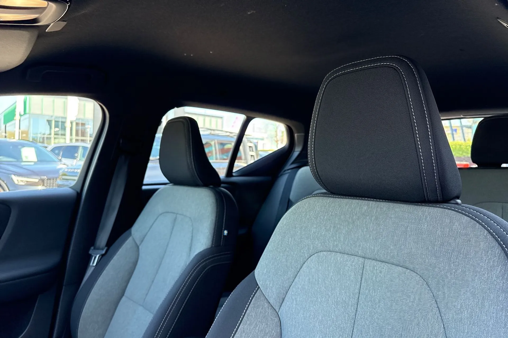 Volvo XC40 thumbnail image number 29