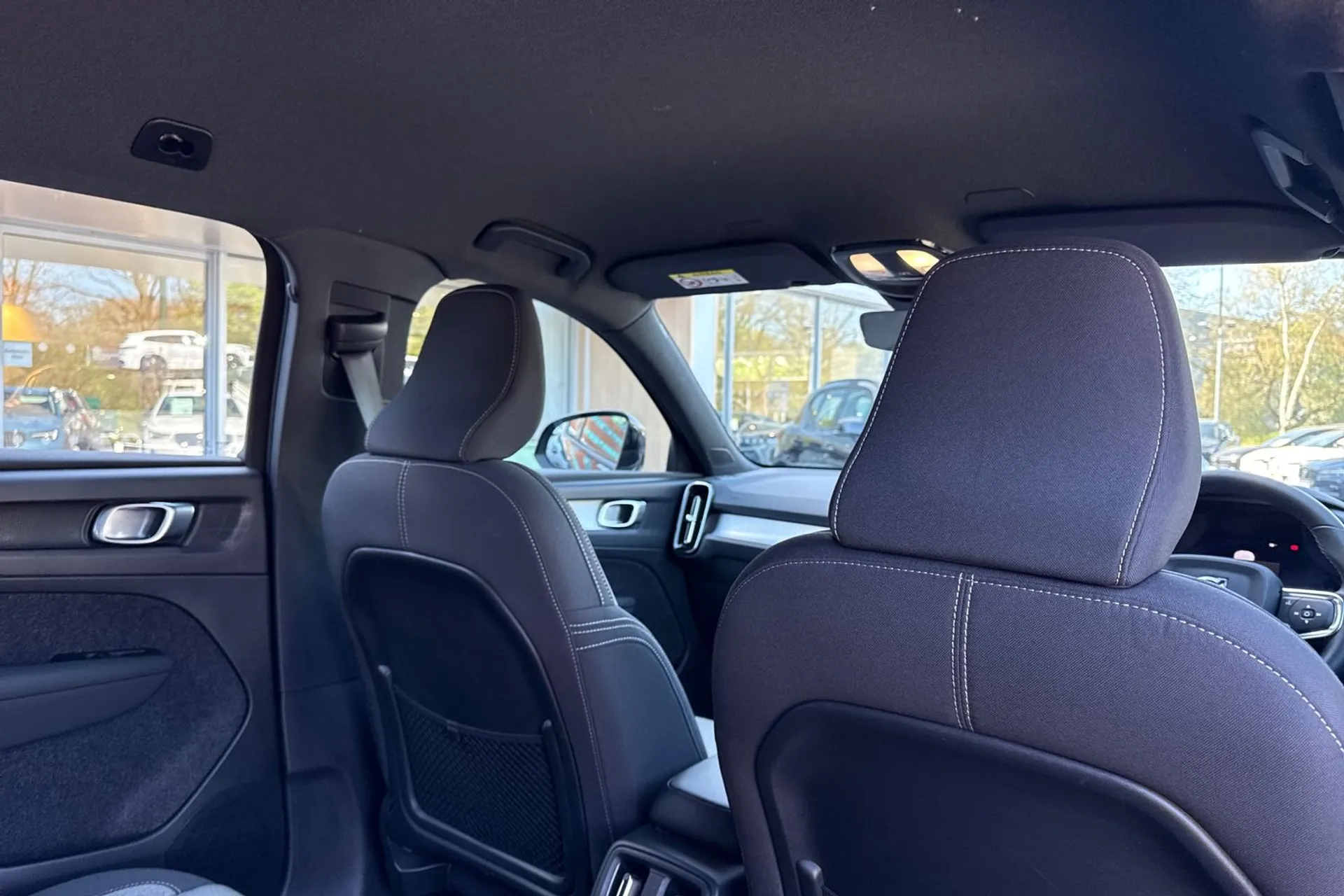 Volvo XC40 thumbnail image number 24