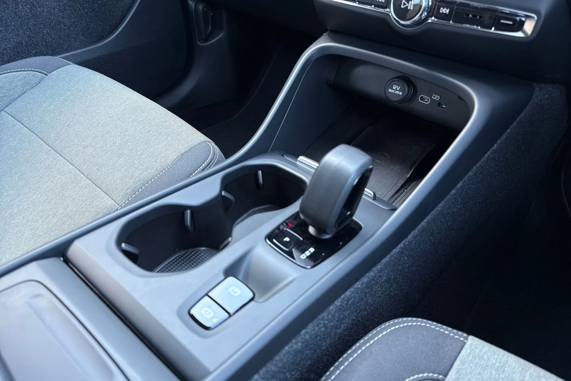 Volvo XC40 thumbnail image number 40