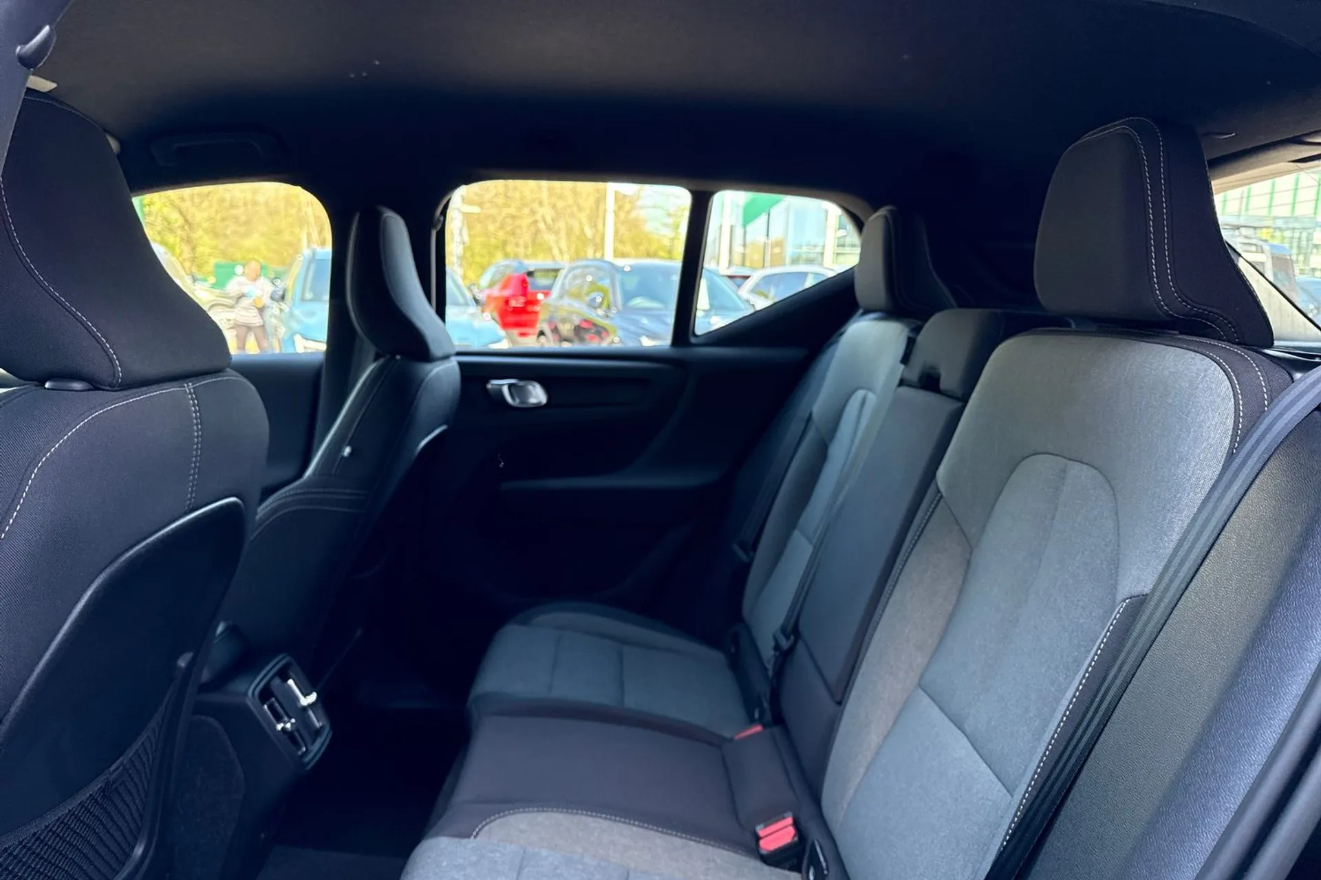 Volvo XC40 thumbnail image number 30