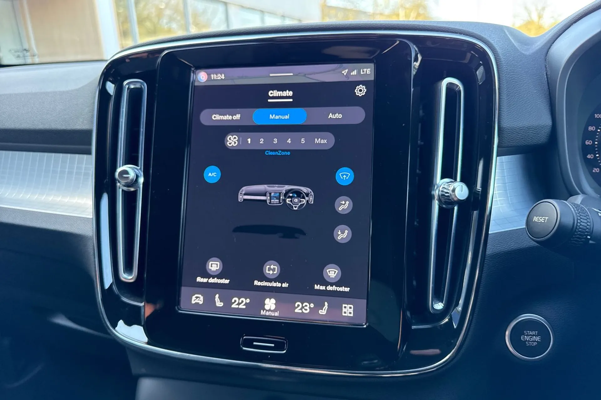 Volvo XC40 thumbnail image number 38