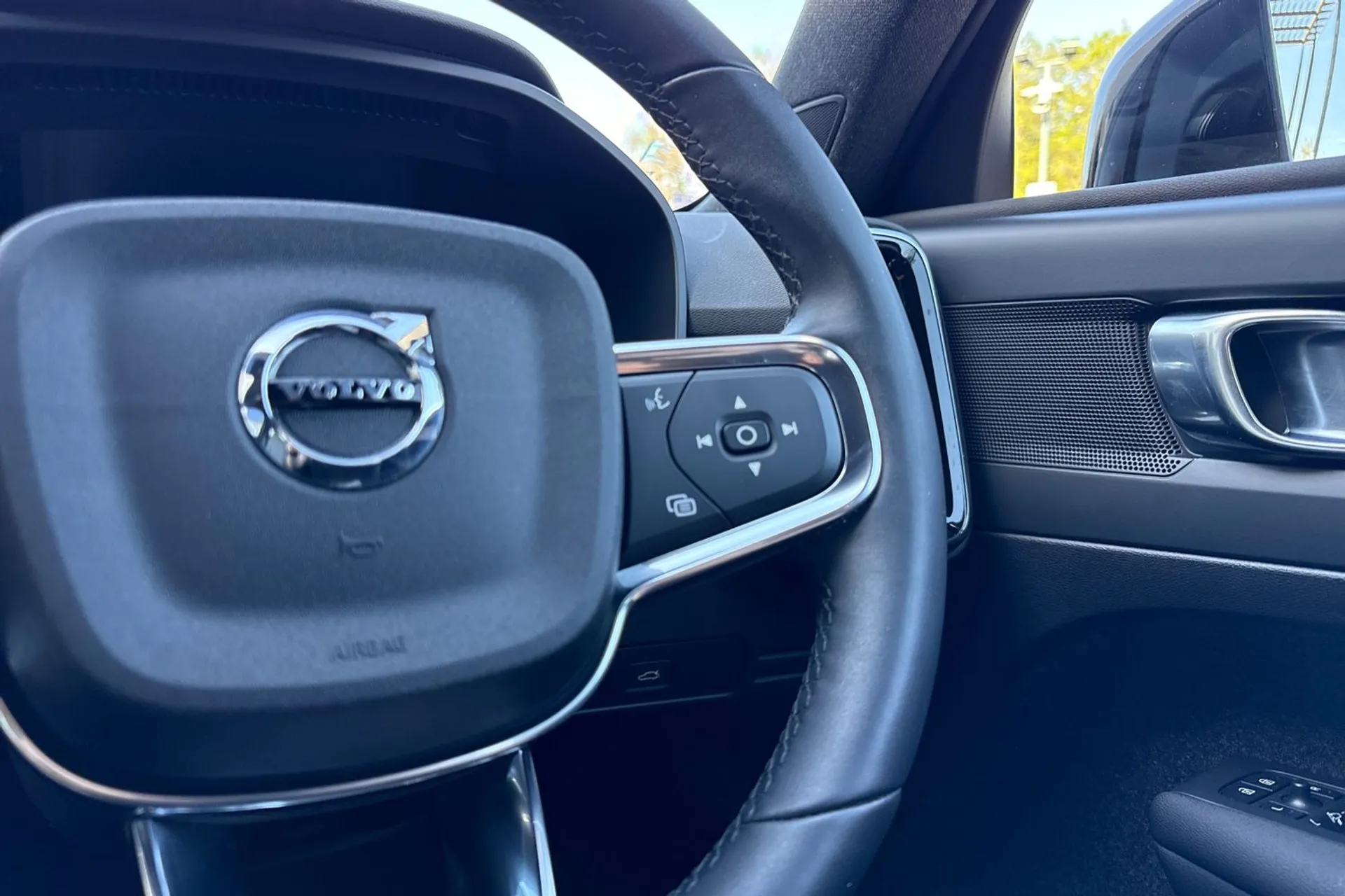 Volvo XC40 thumbnail image number 37