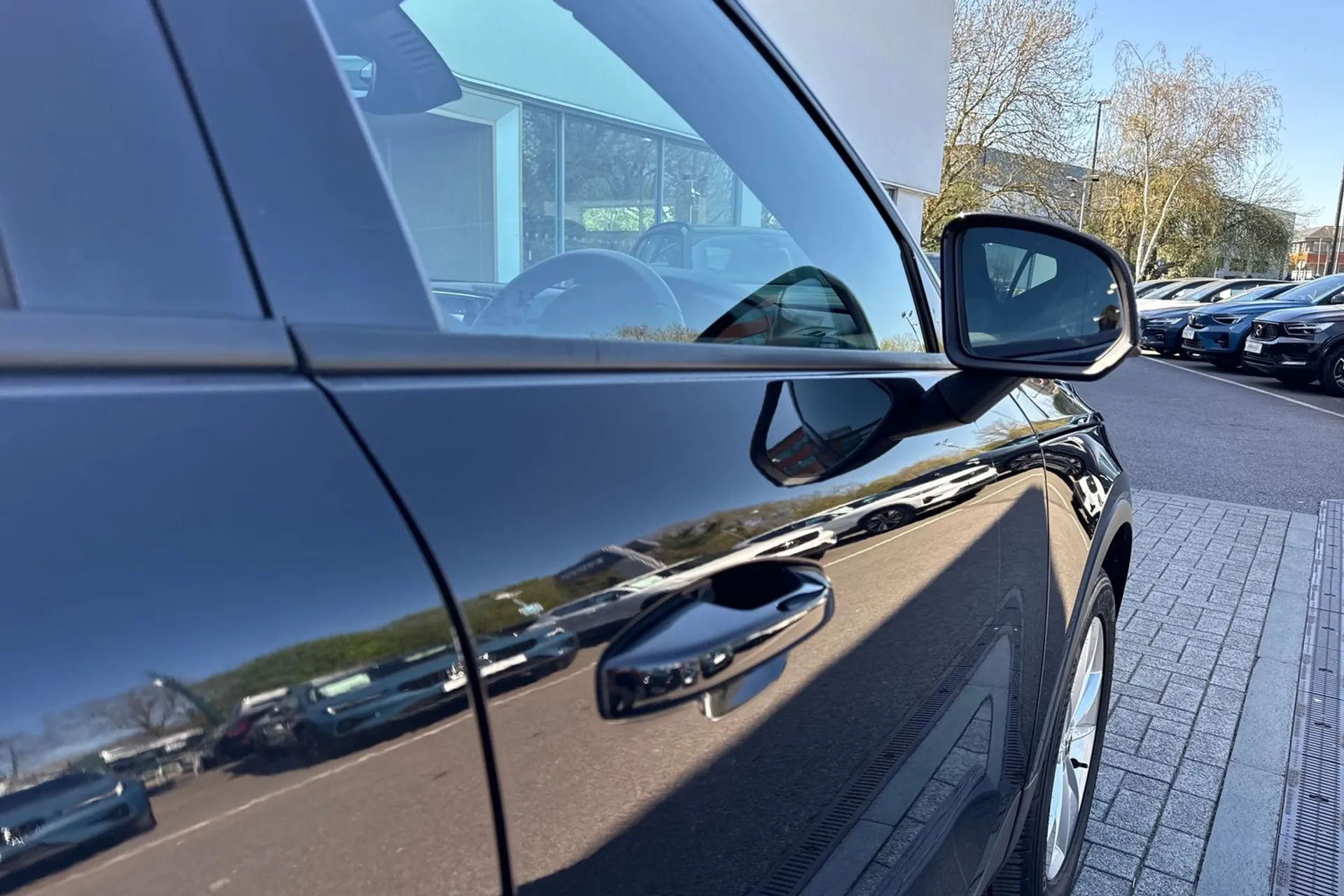 Volvo XC40 thumbnail image number 17