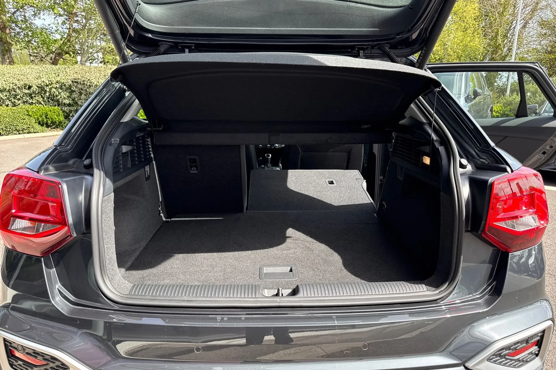 Audi Q2 thumbnail image number 32