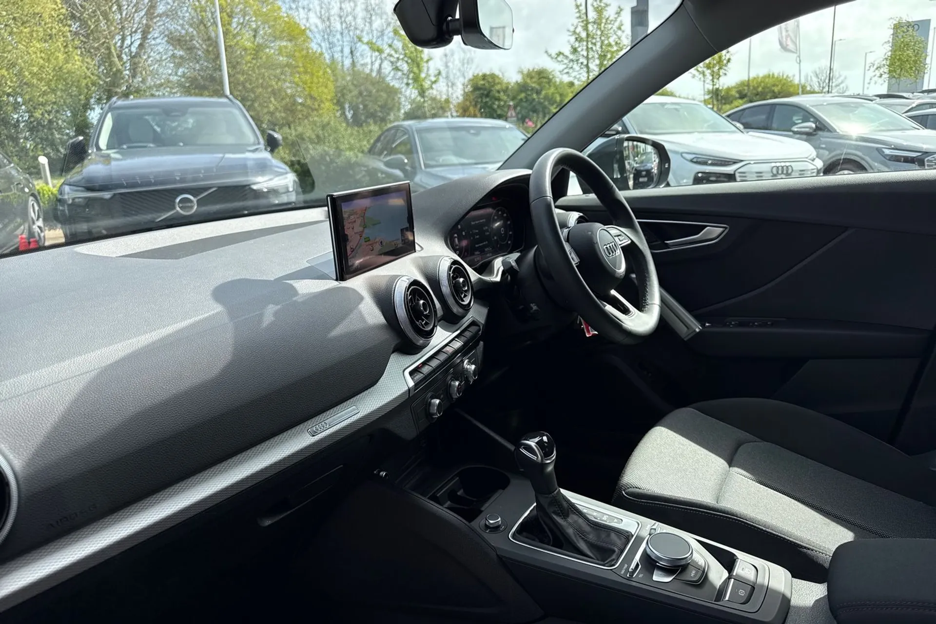 Audi Q2 thumbnail image number 40