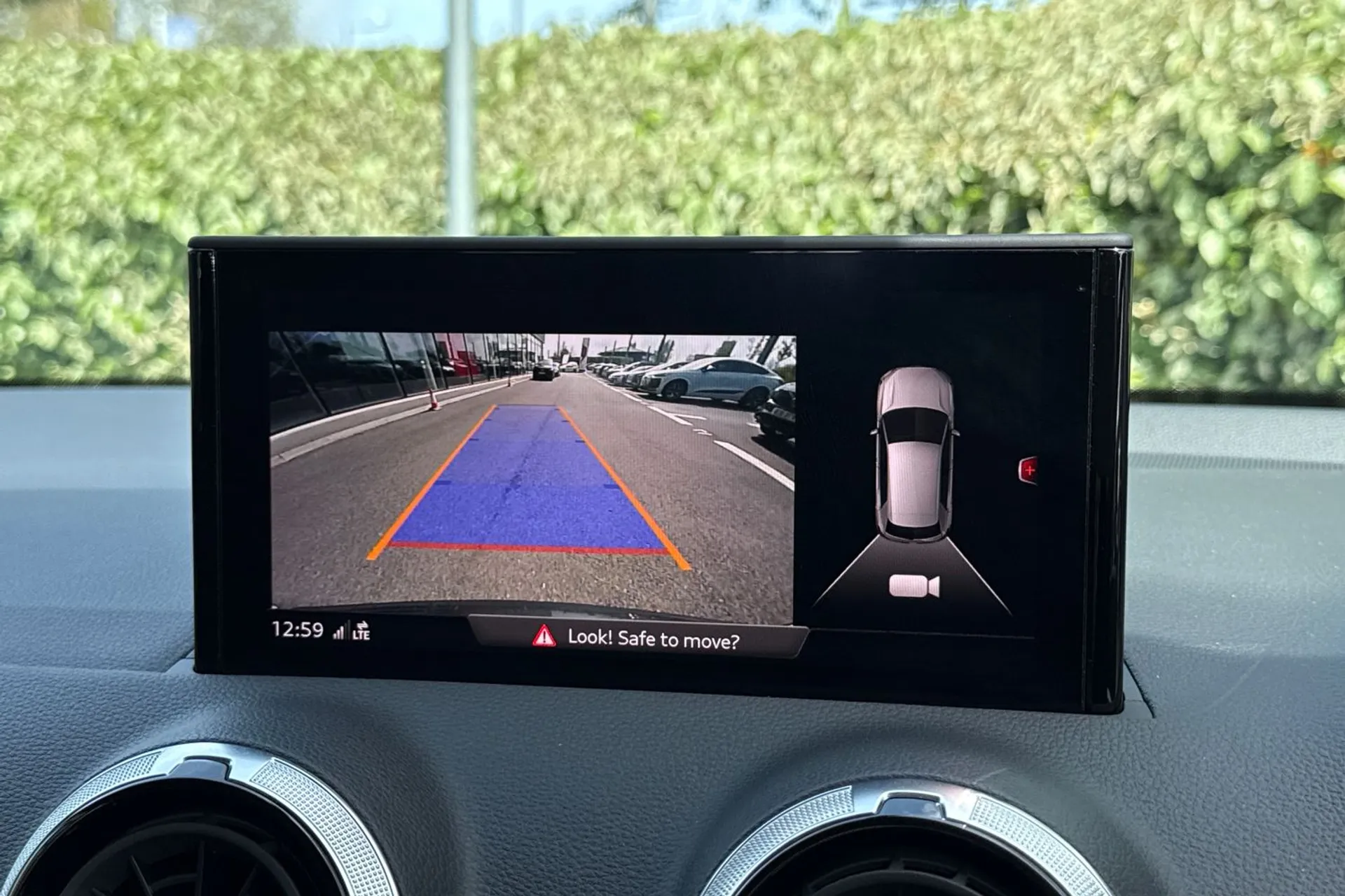 Audi Q2 thumbnail image number 4