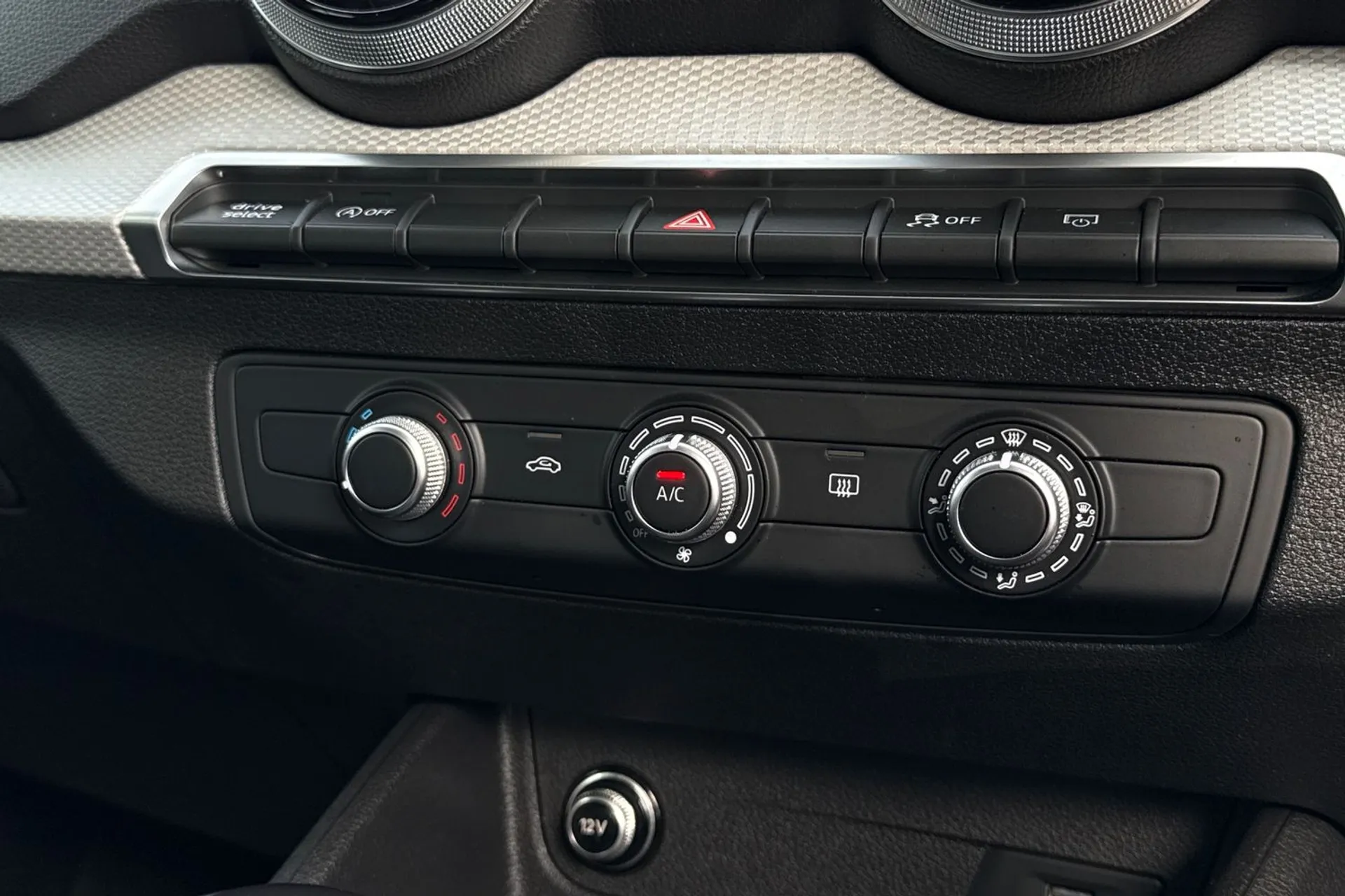 Audi Q2 thumbnail image number 37