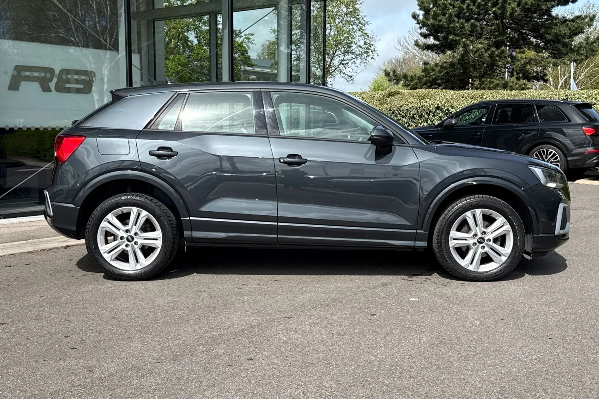 Audi Q2 thumbnail image number 2
