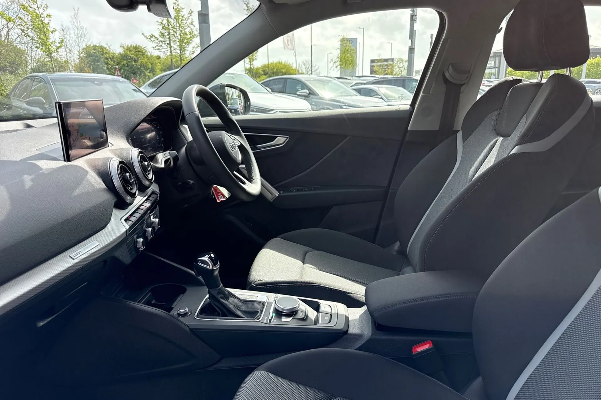 Audi Q2 thumbnail image number 42