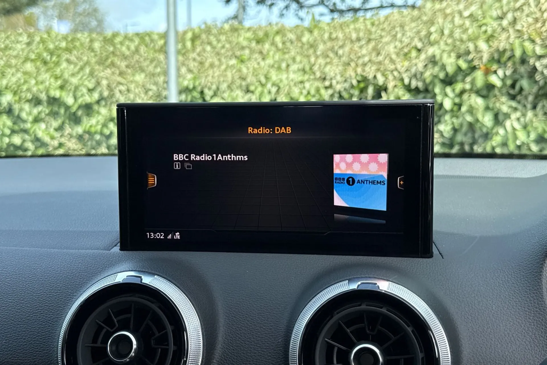 Audi Q2 thumbnail image number 18