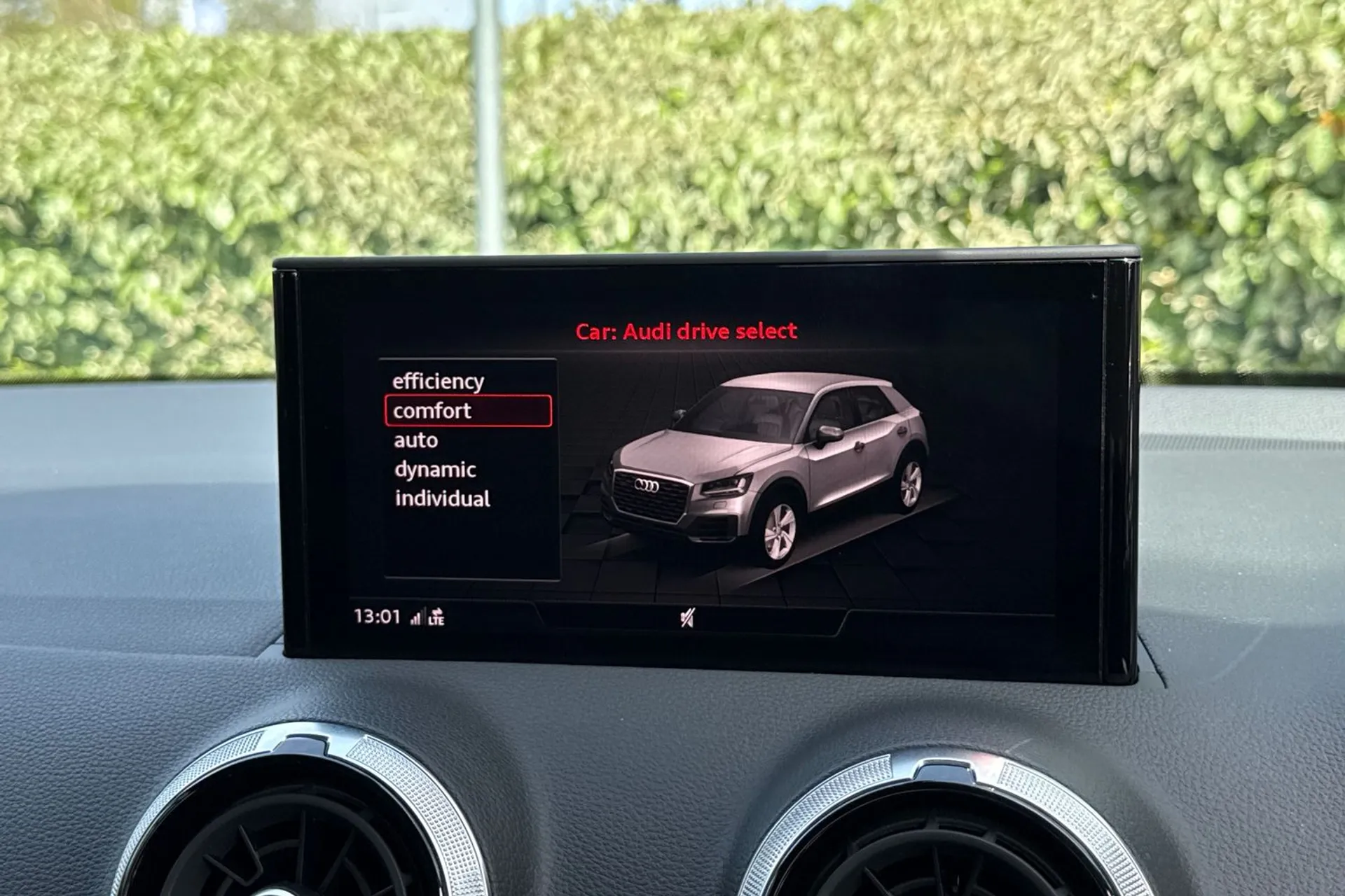 Audi Q2 thumbnail image number 15