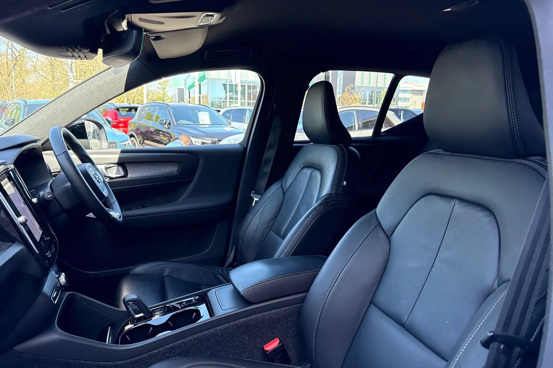 Volvo XC40 thumbnail image number 28