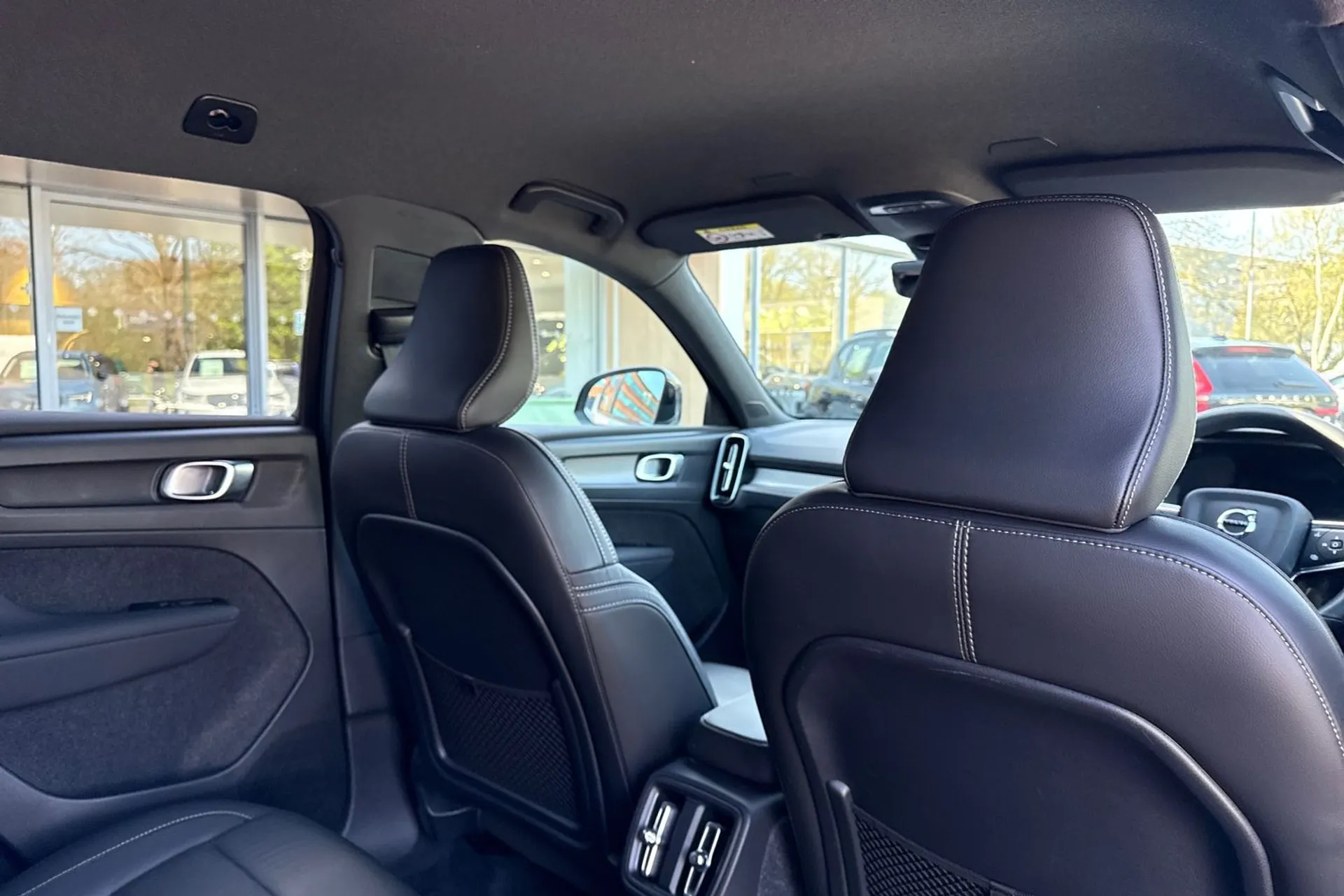 Volvo XC40 thumbnail image number 24