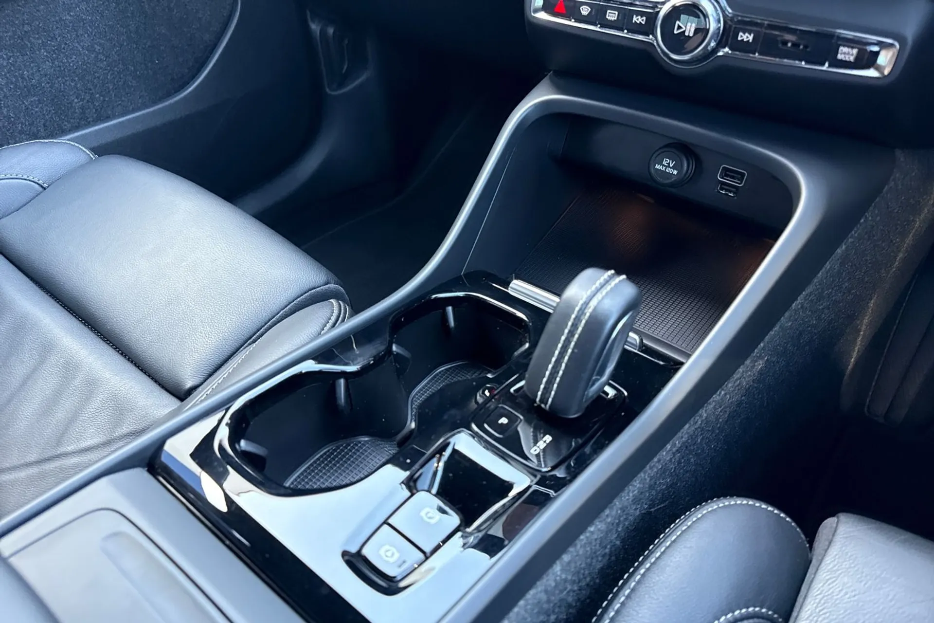 Volvo XC40 thumbnail image number 42