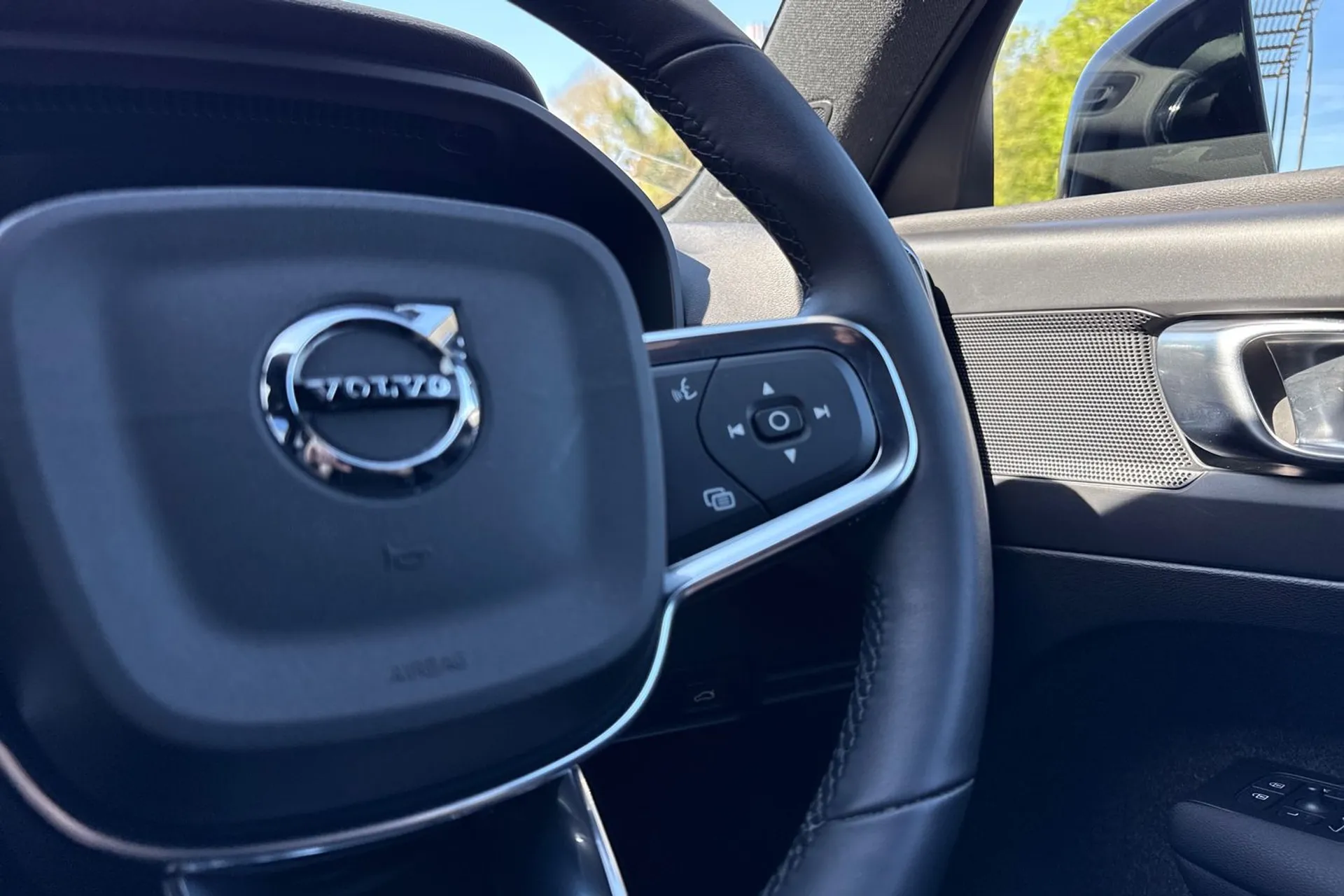 Volvo XC40 thumbnail image number 37