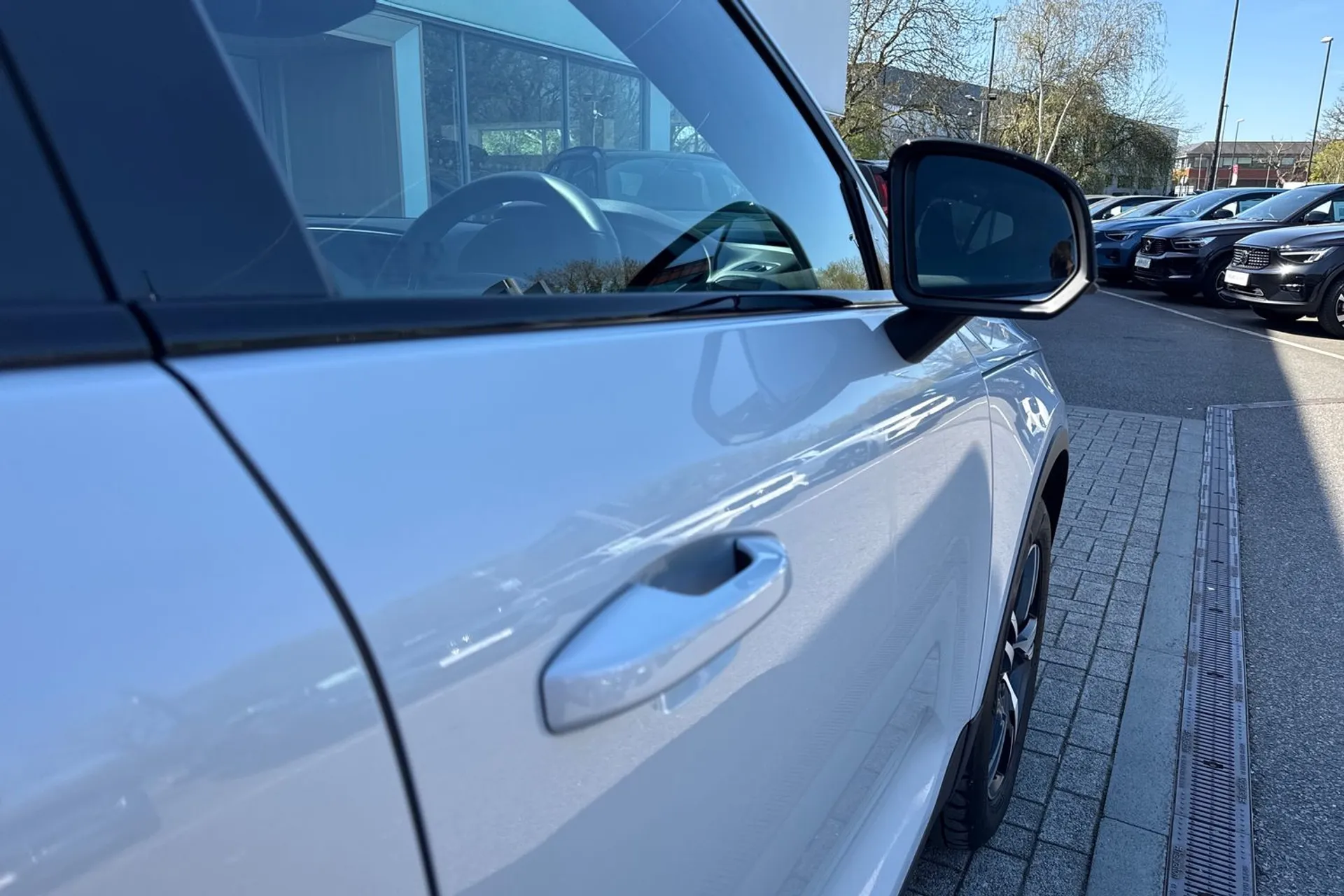 Volvo XC40 thumbnail image number 17