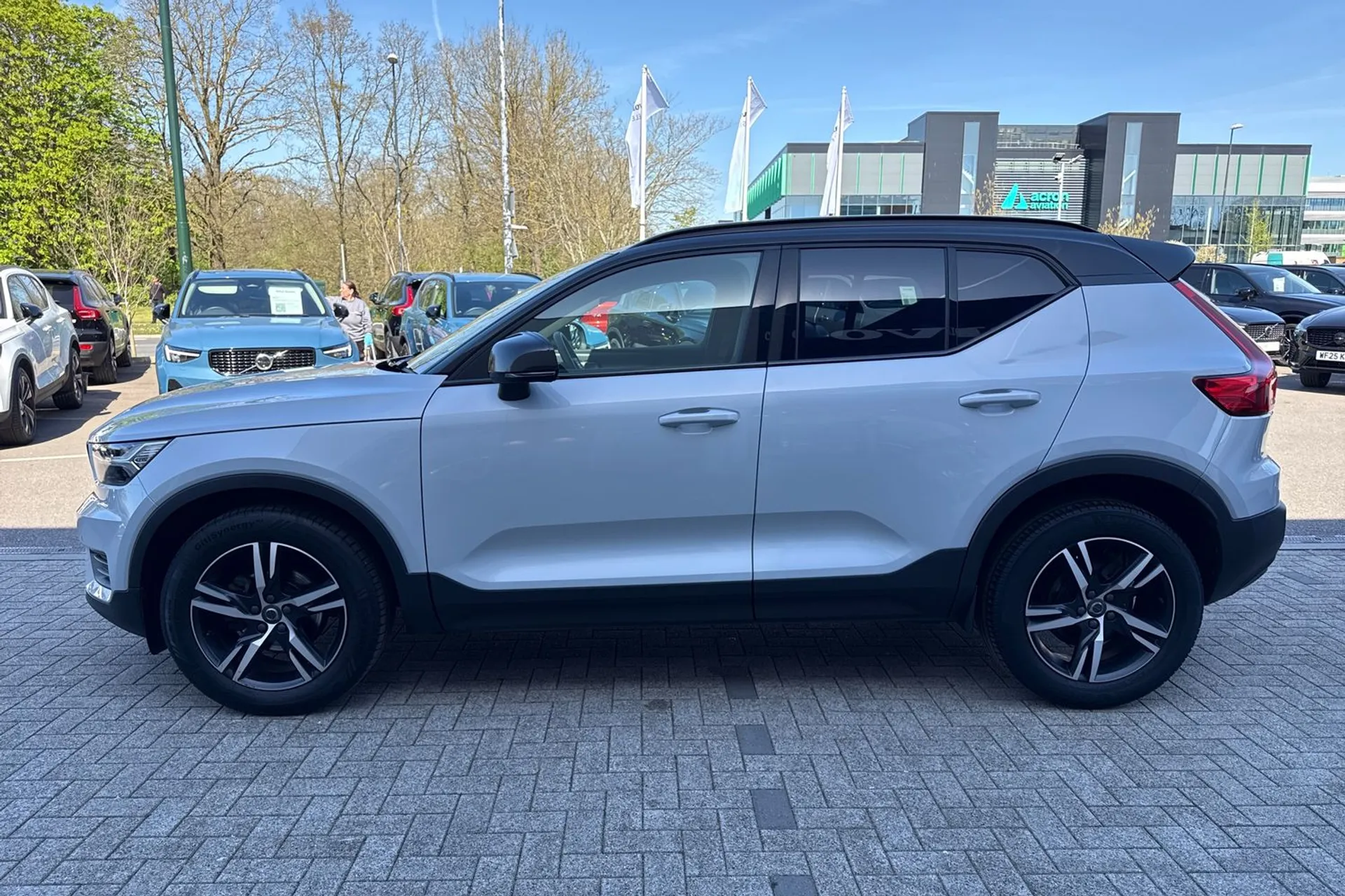 Volvo XC40 thumbnail image number 11