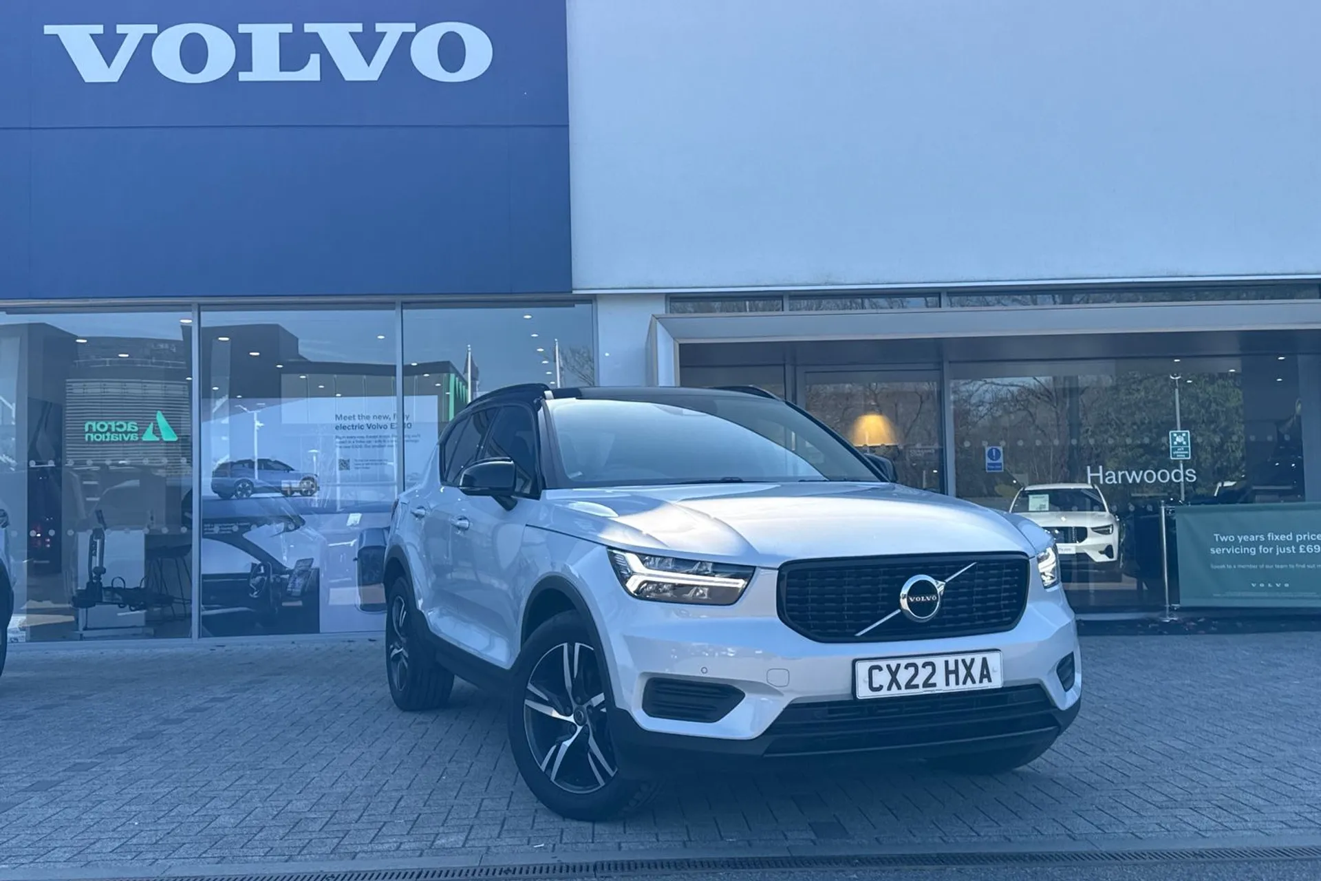 Volvo XC40 focused image